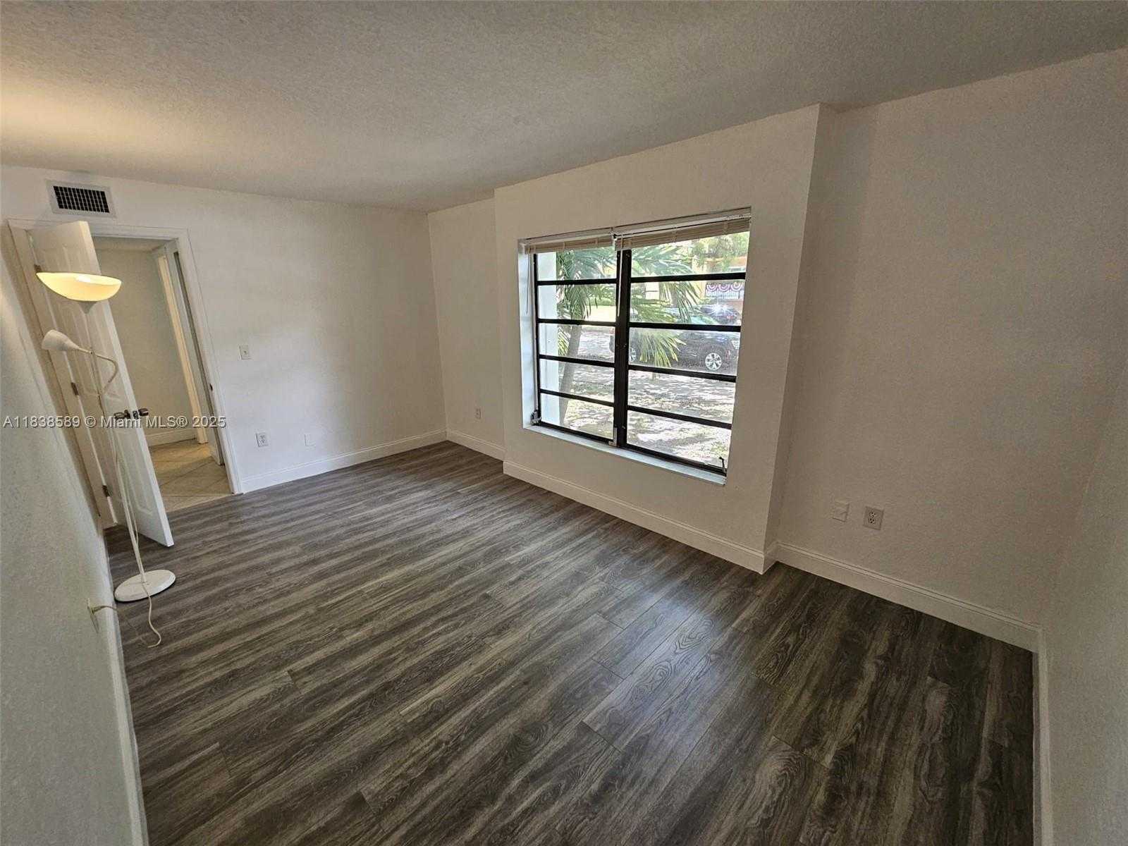 Small Image of 235 ANTILLA AVE #1, Coral Gables Number 12