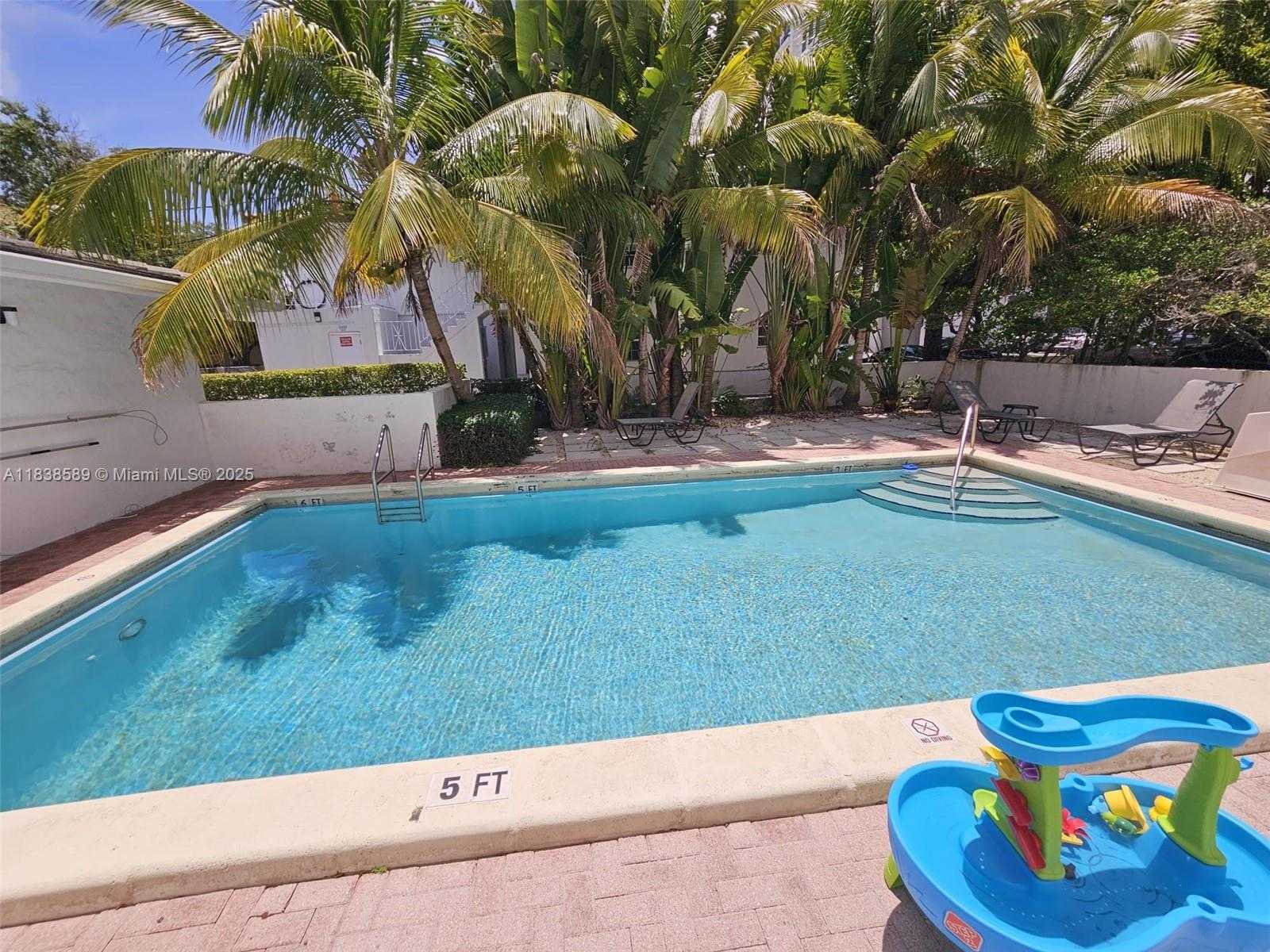 Small Image of 235 ANTILLA AVE #1, Coral Gables Number 14