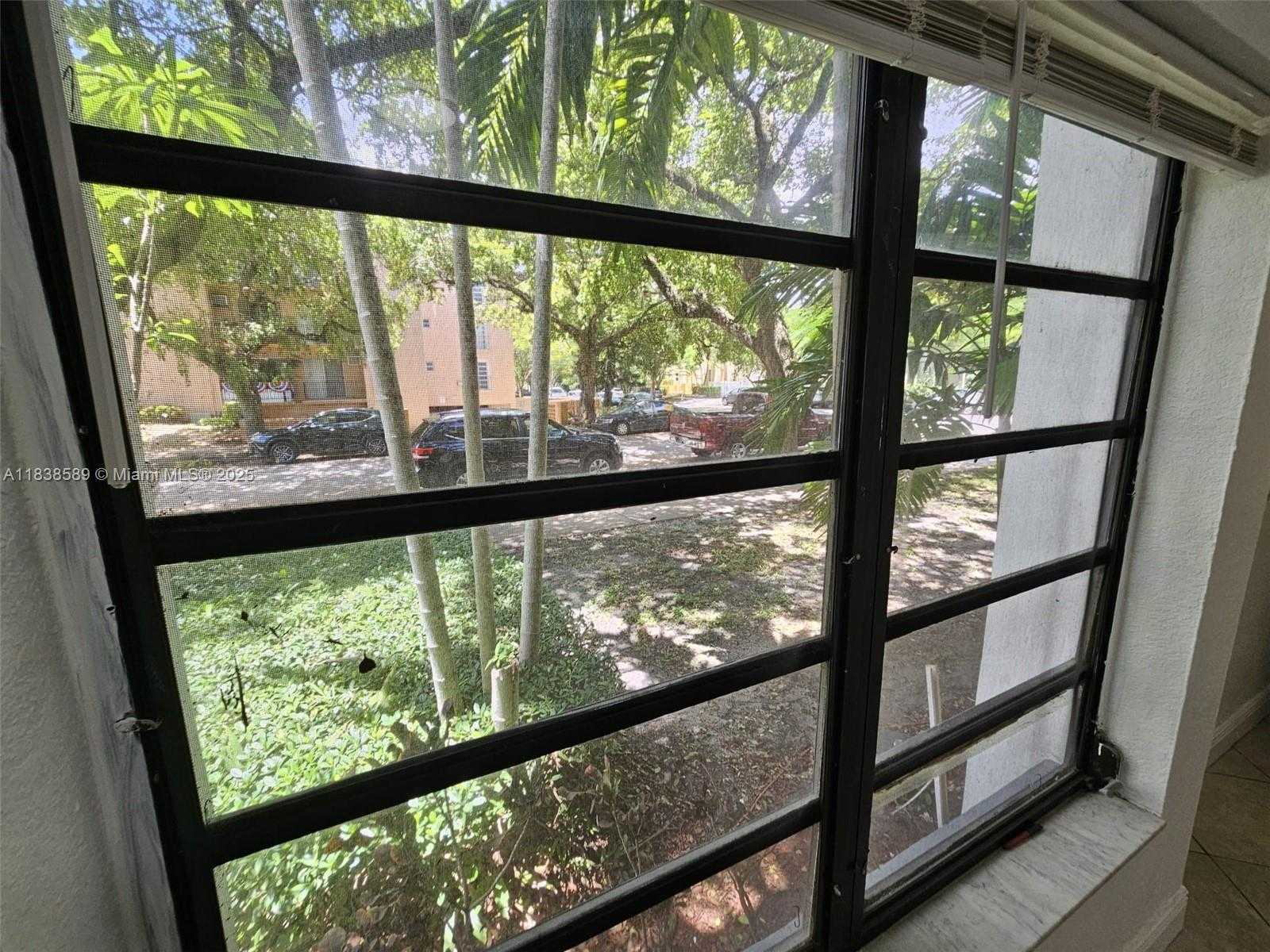 Small Image of 235 ANTILLA AVE #1, Coral Gables Number 7