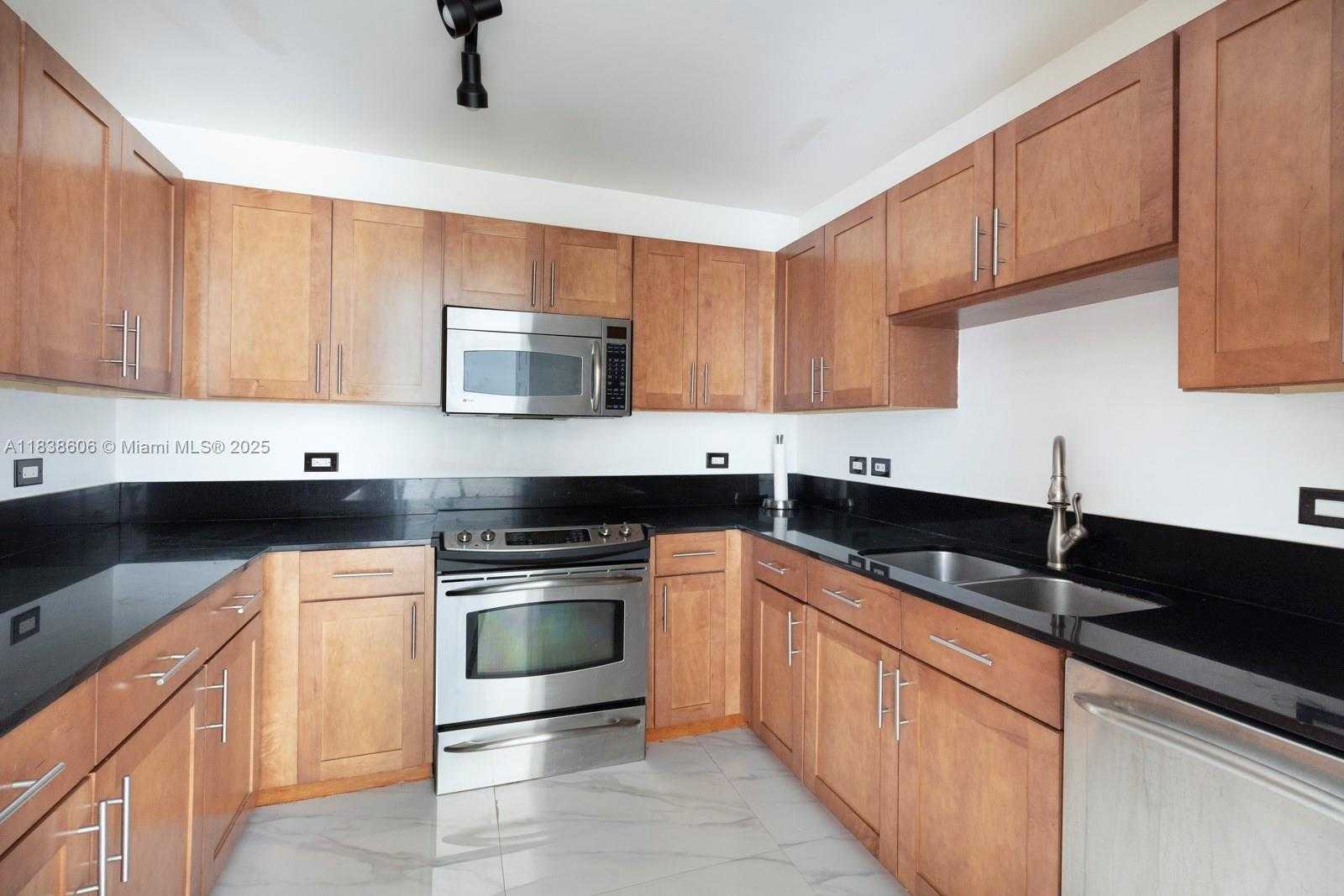 Small Image of 8395 SOUTH WEST 73RD AVE #511, Miami Number 6