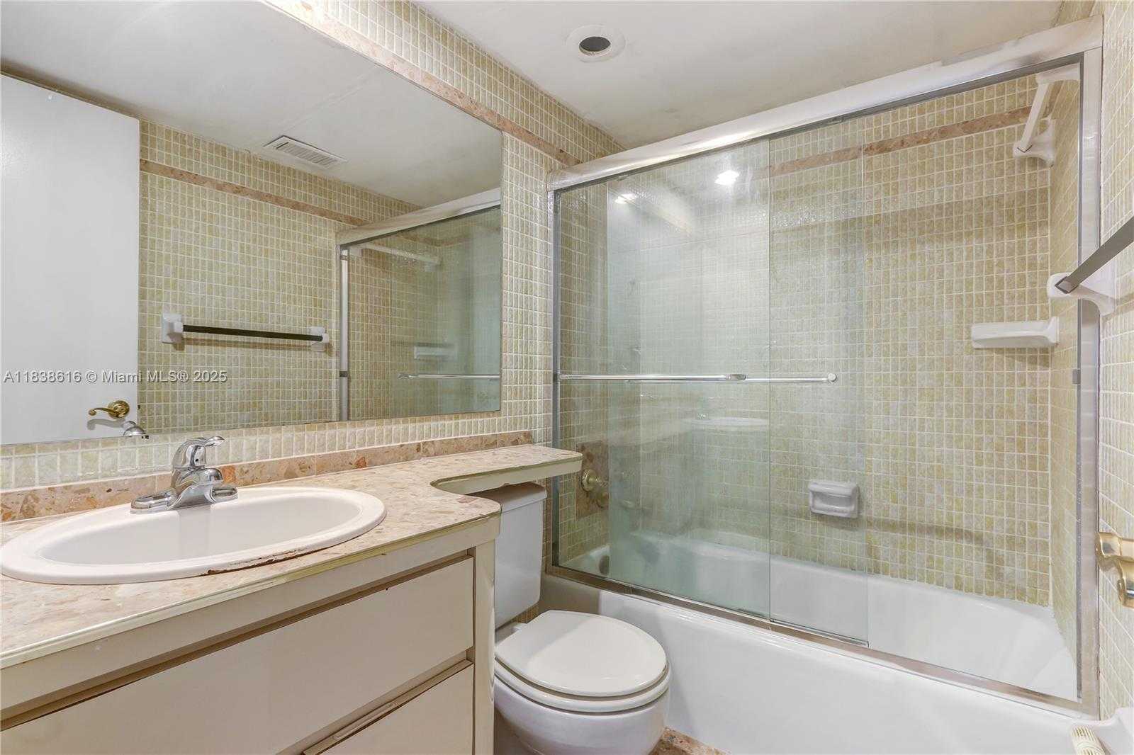Small Image of 2201 BRICKELL AVE #22, Miami Number 10