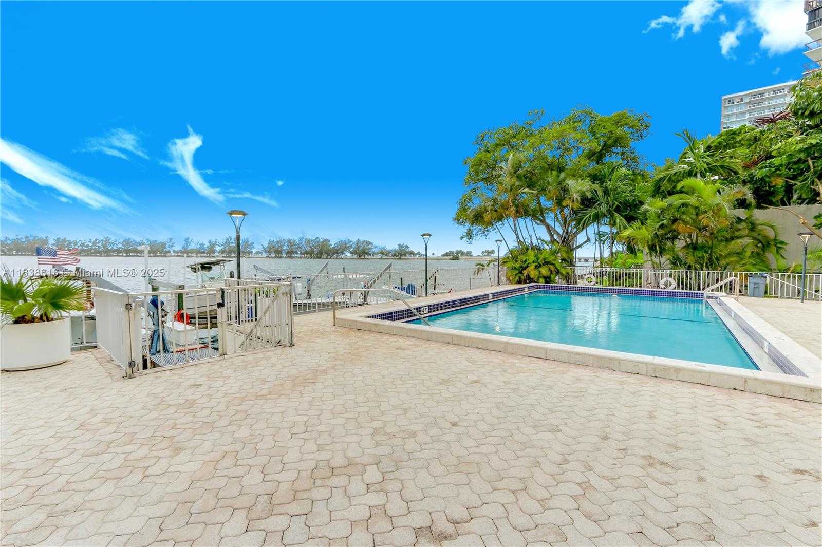 Small Image of 2201 BRICKELL AVE #22, Miami Number 2