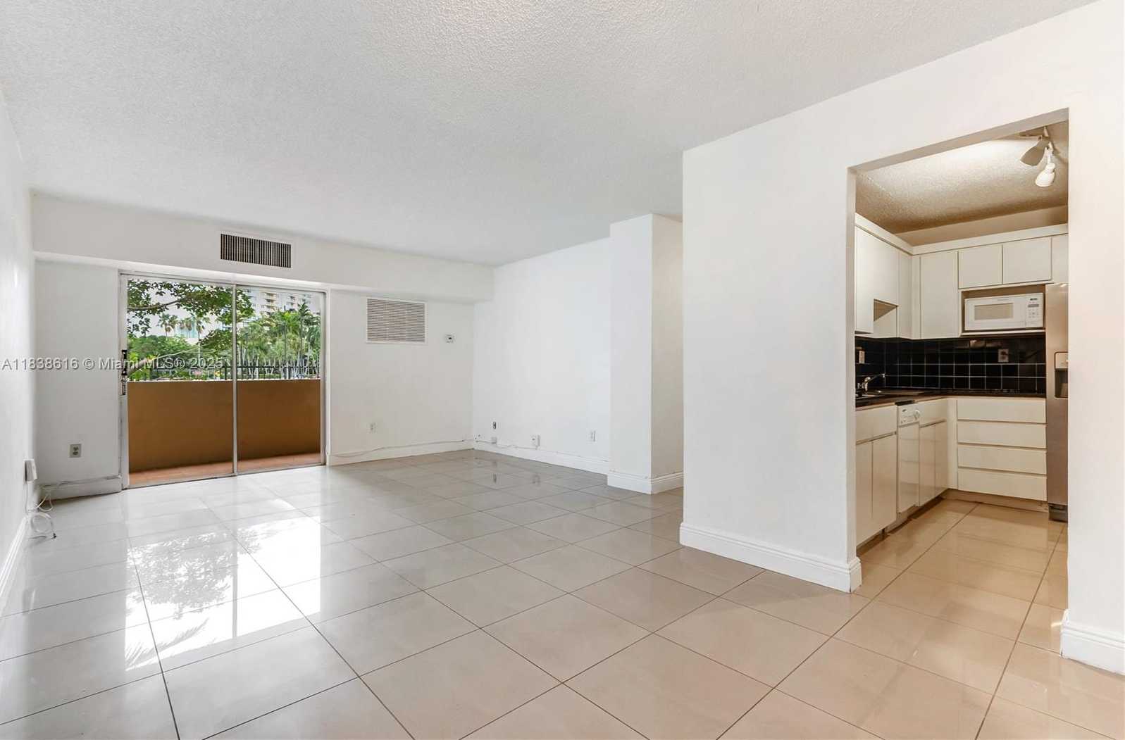 Small Image of 2201 BRICKELL AVE #22, Miami Number 3