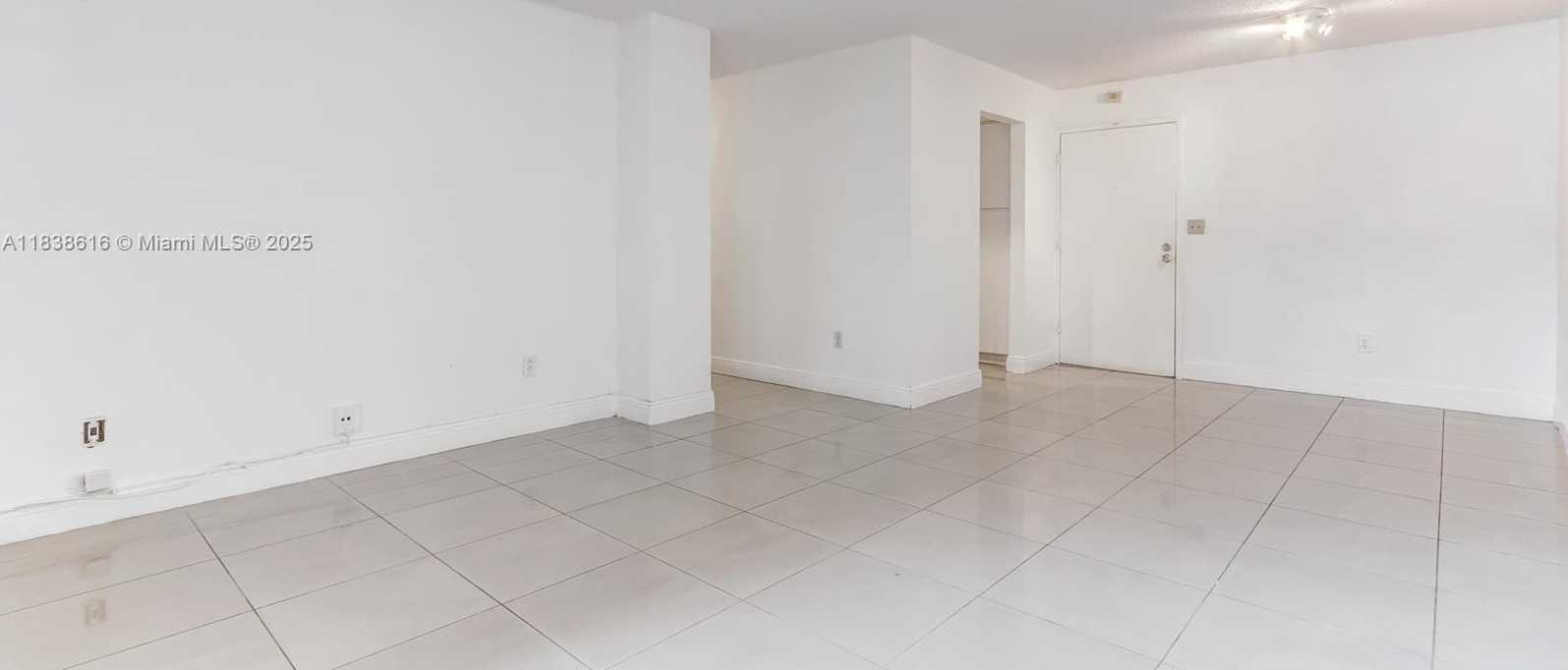 Small Image of 2201 BRICKELL AVE #22, Miami Number 4