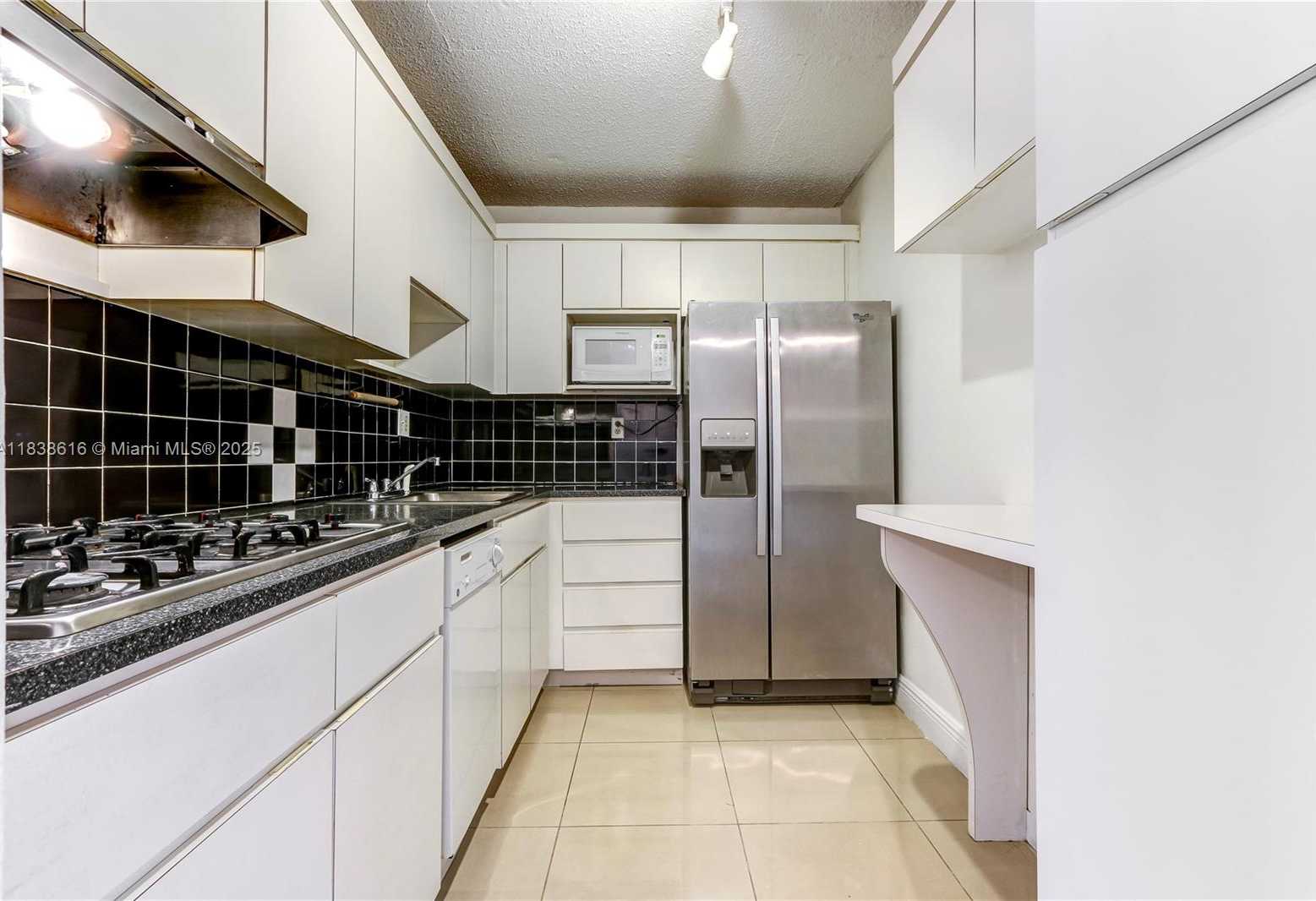 Small Image of 2201 BRICKELL AVE #22, Miami Number 5