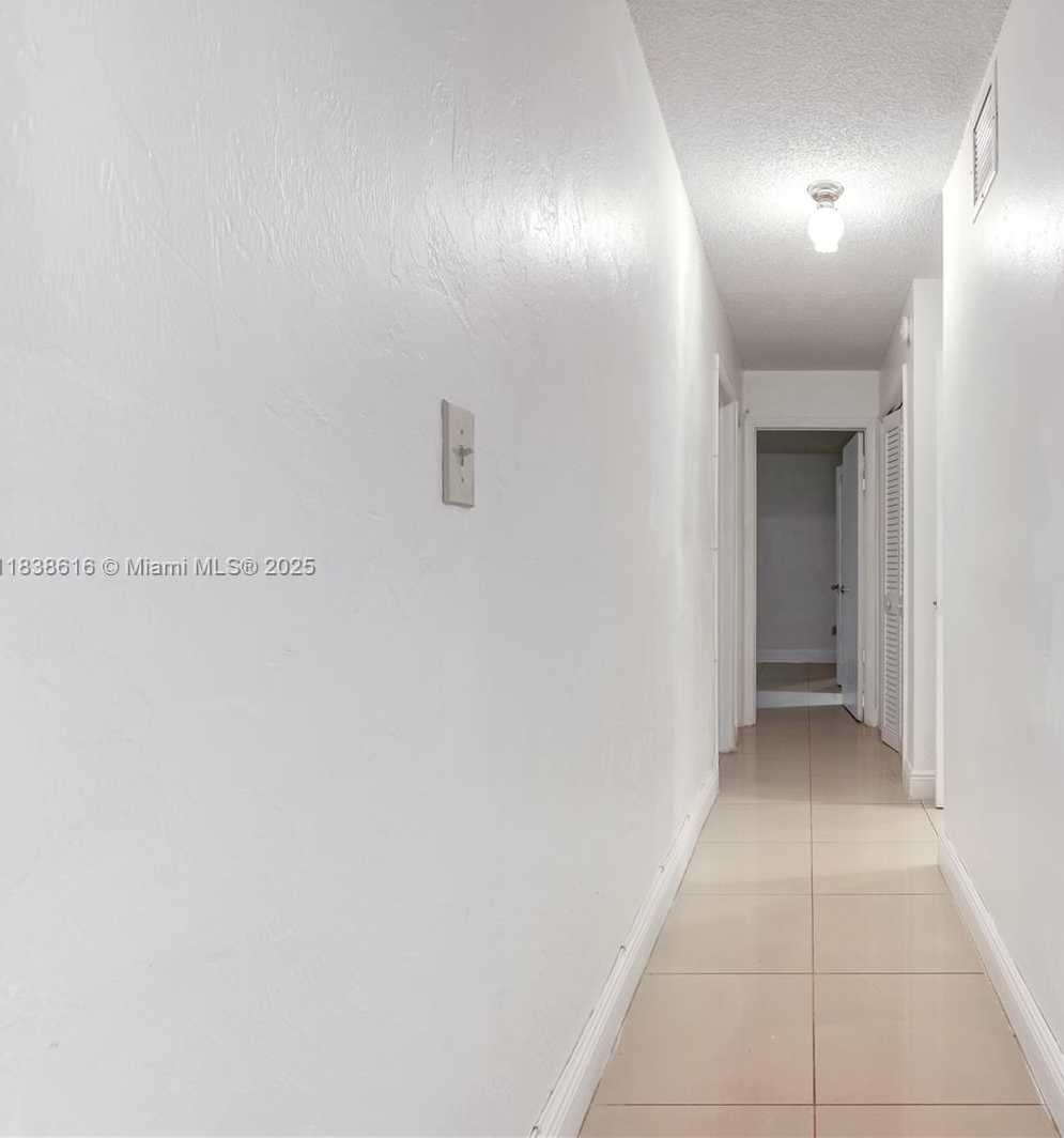 Small Image of 2201 BRICKELL AVE #22, Miami Number 6