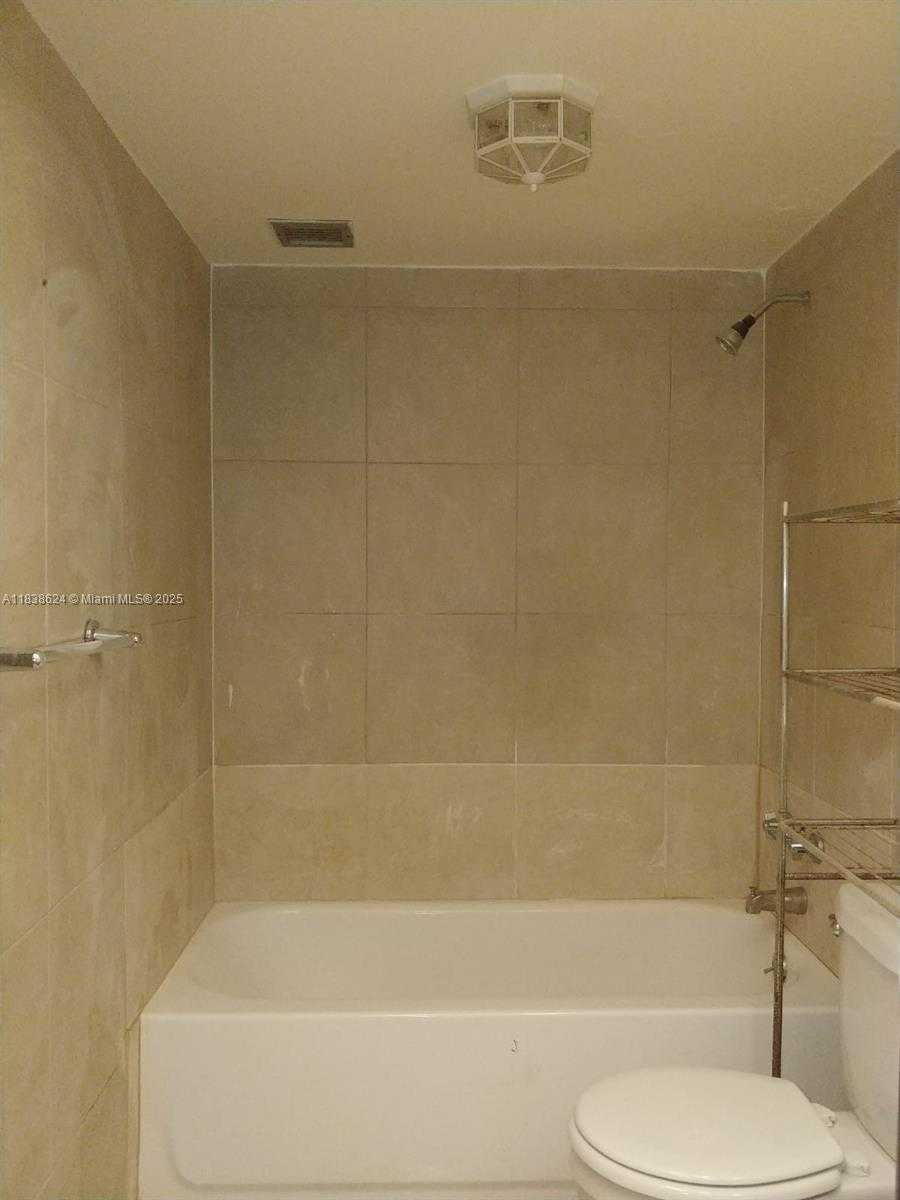 Small Image of 16710 NORTH EAST 9TH AVE #607, North Miami Beach Number 3