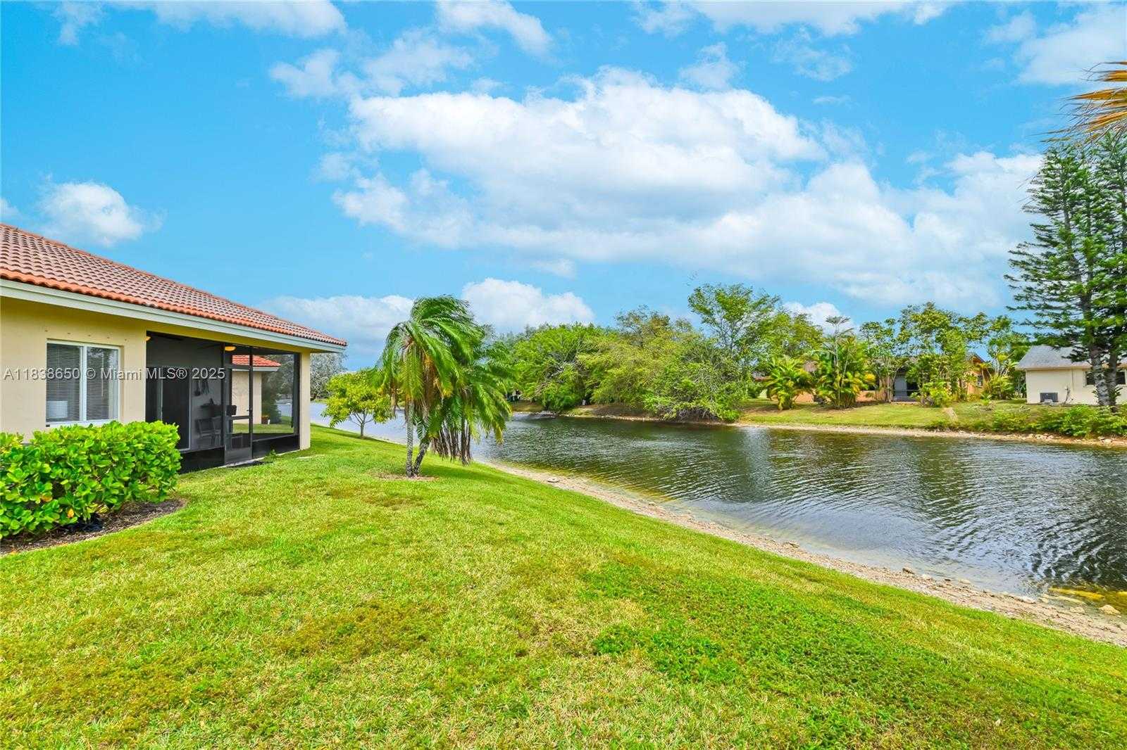 Small Image of Tamarac Number 36