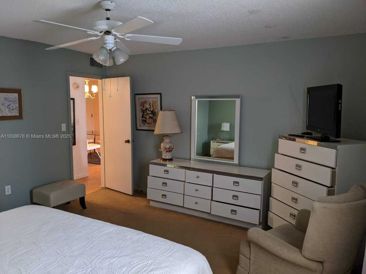 Small Image of 17800 ATLANTIC BLVD #409, Sunny Isles Beach Number 13