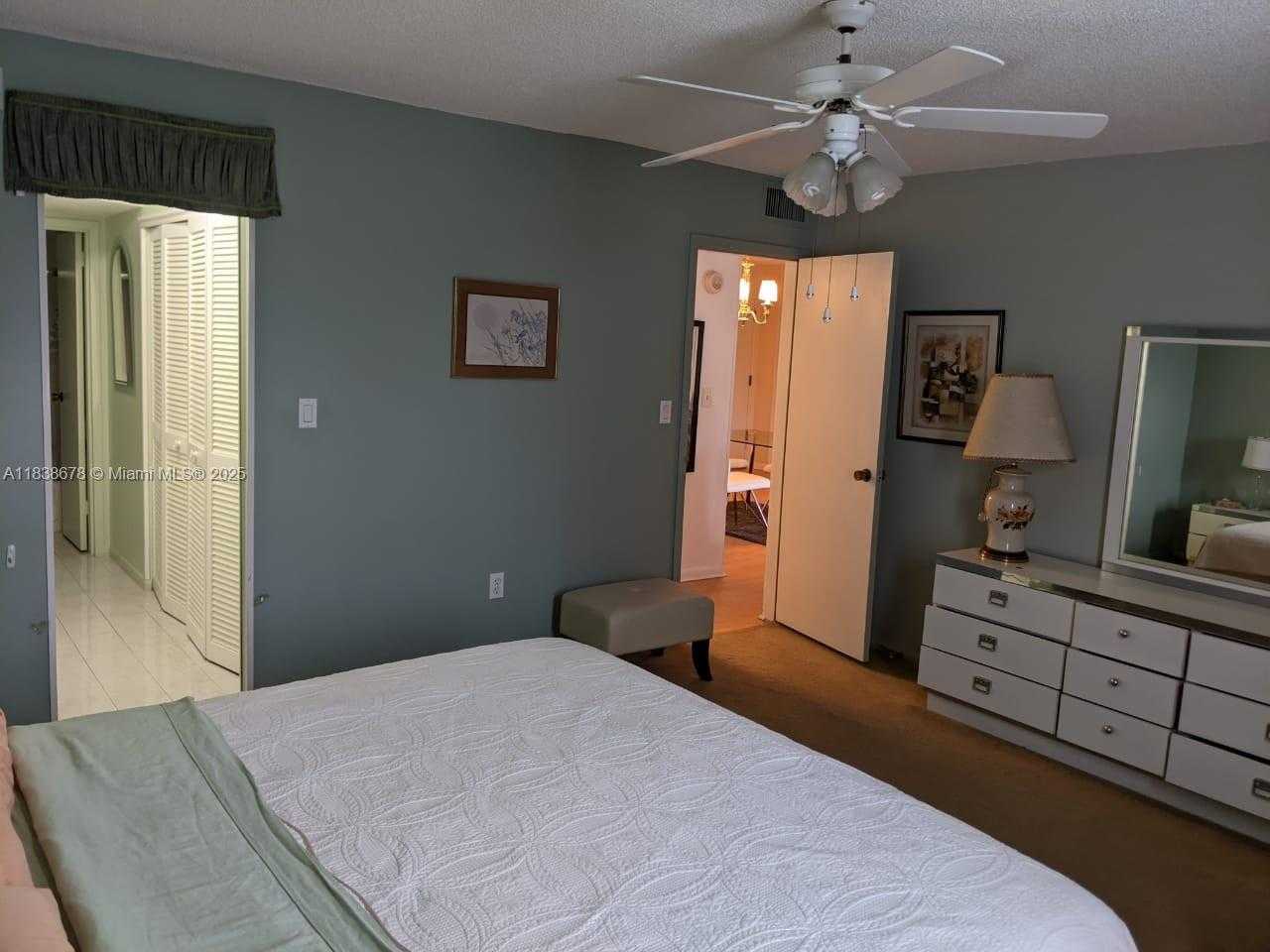 Small Image of 17800 ATLANTIC BLVD #409, Sunny Isles Beach Number 14