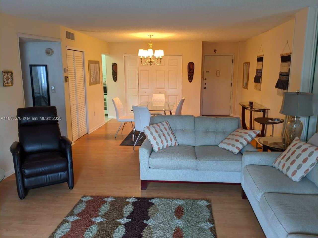 Small Image of 17800 ATLANTIC BLVD #409, Sunny Isles Beach Number 6