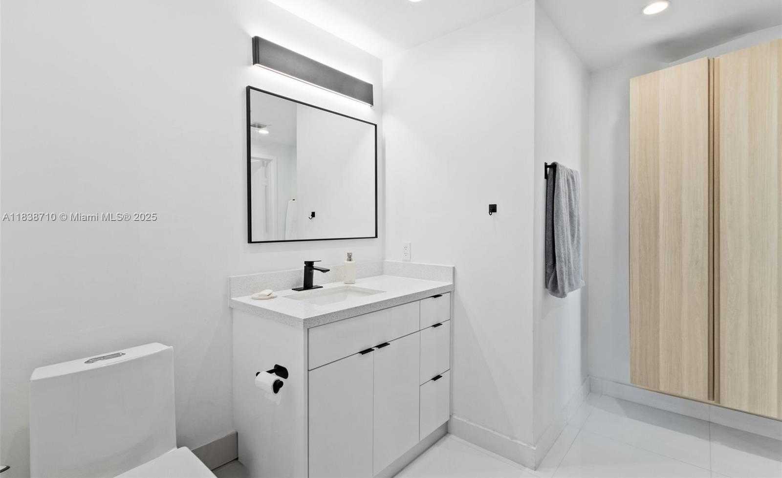 Small Image of 350 NORTH EAST 24TH ST #902, Miami Number 13