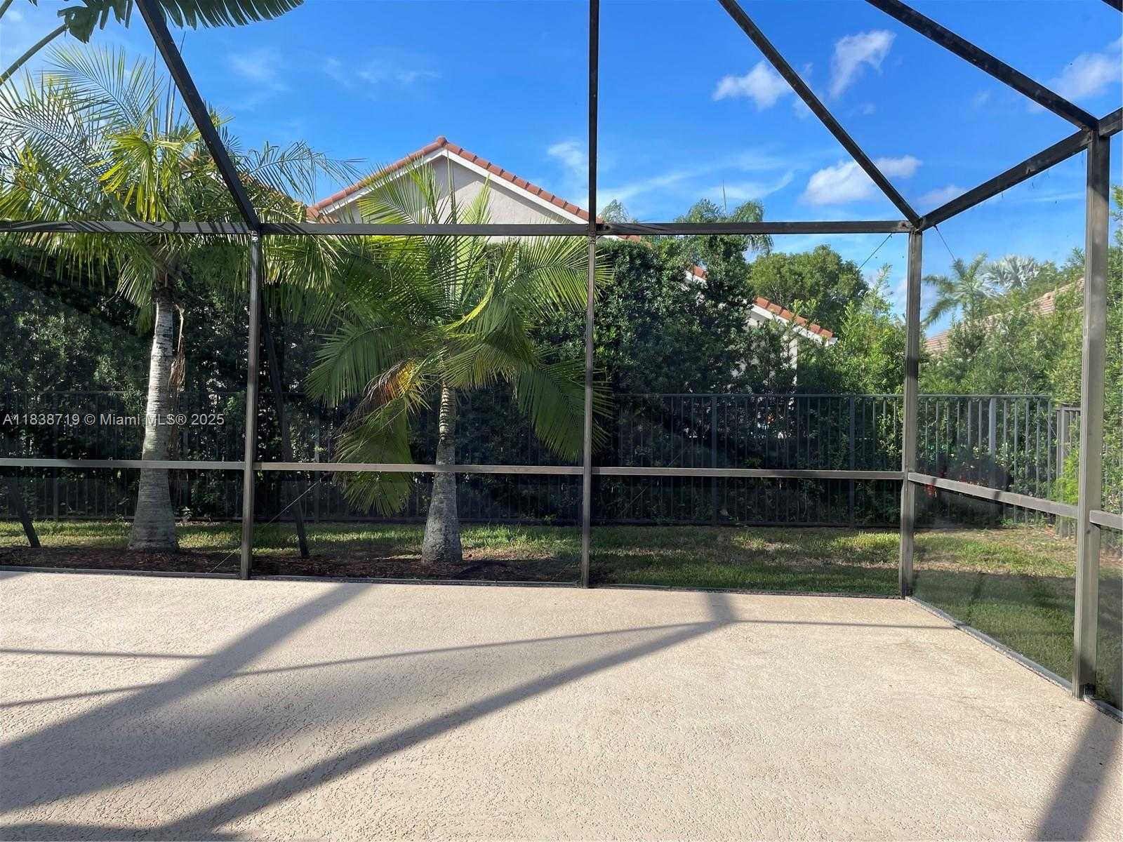 Small Image of 785 HERON RD #785, Weston Number 22