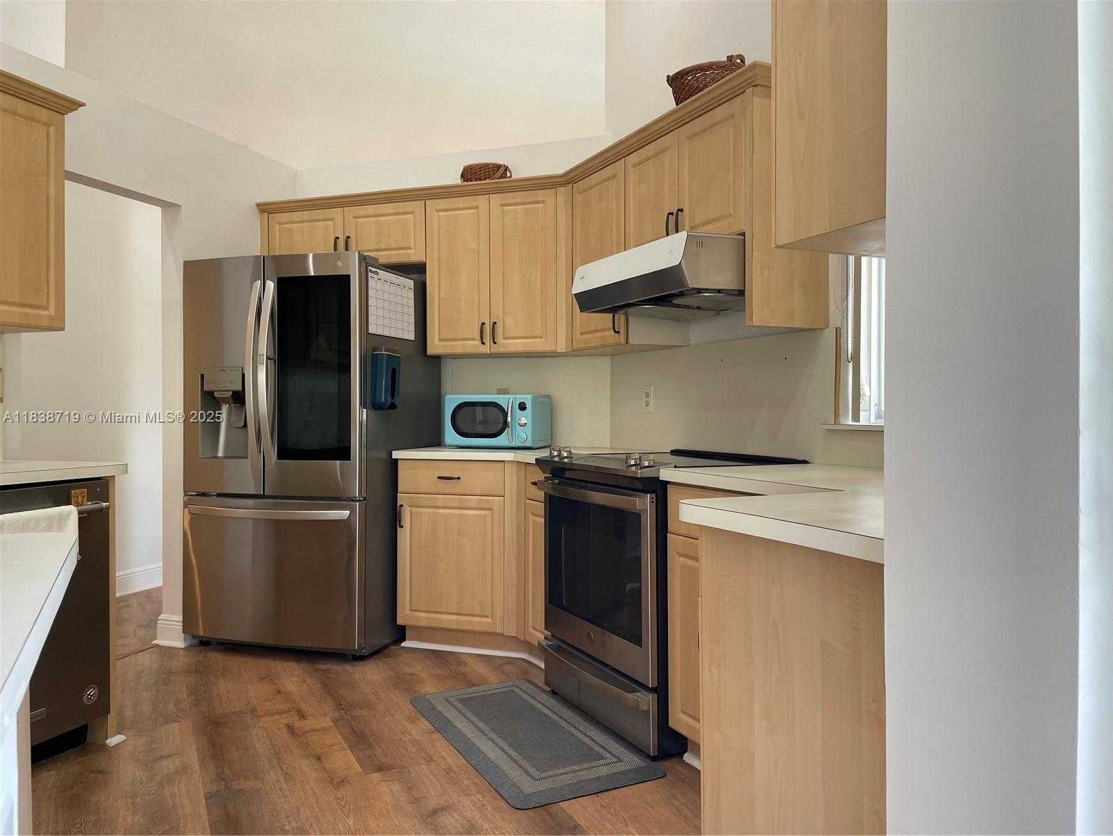 Small Image of 785 HERON RD #785, Weston Number 7