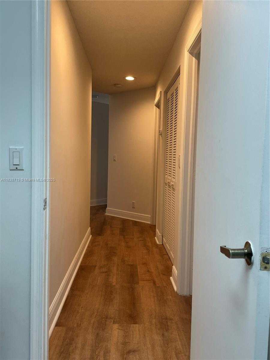 Small Image of 785 HERON RD #785, Weston Number 8