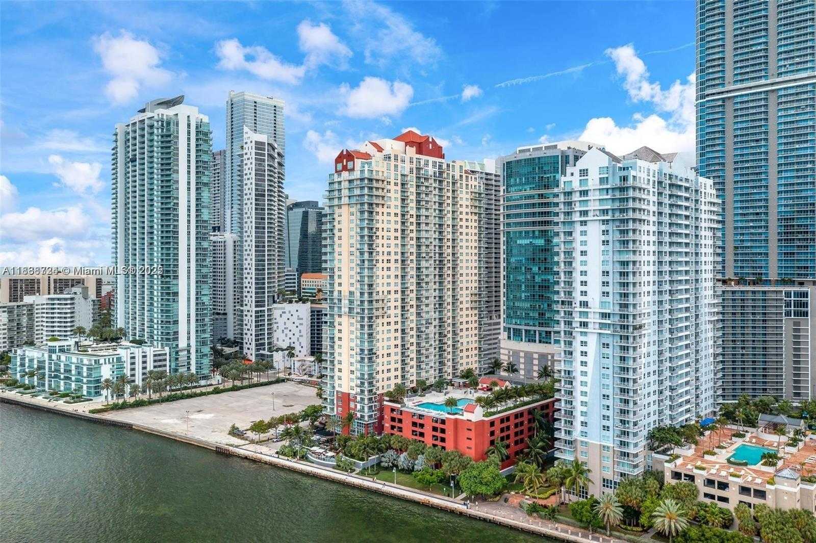 Small Image of 1155 BRICKELL BAY DR #2508, Miami Number 3