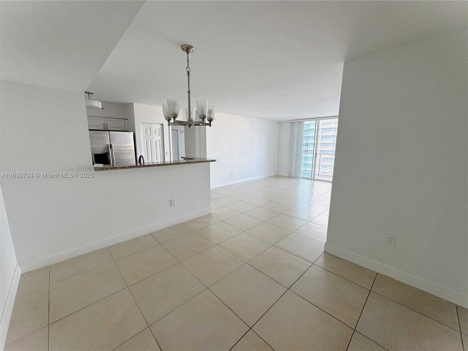 Small Image of 1155 BRICKELL BAY DR #2508, Miami Number 4