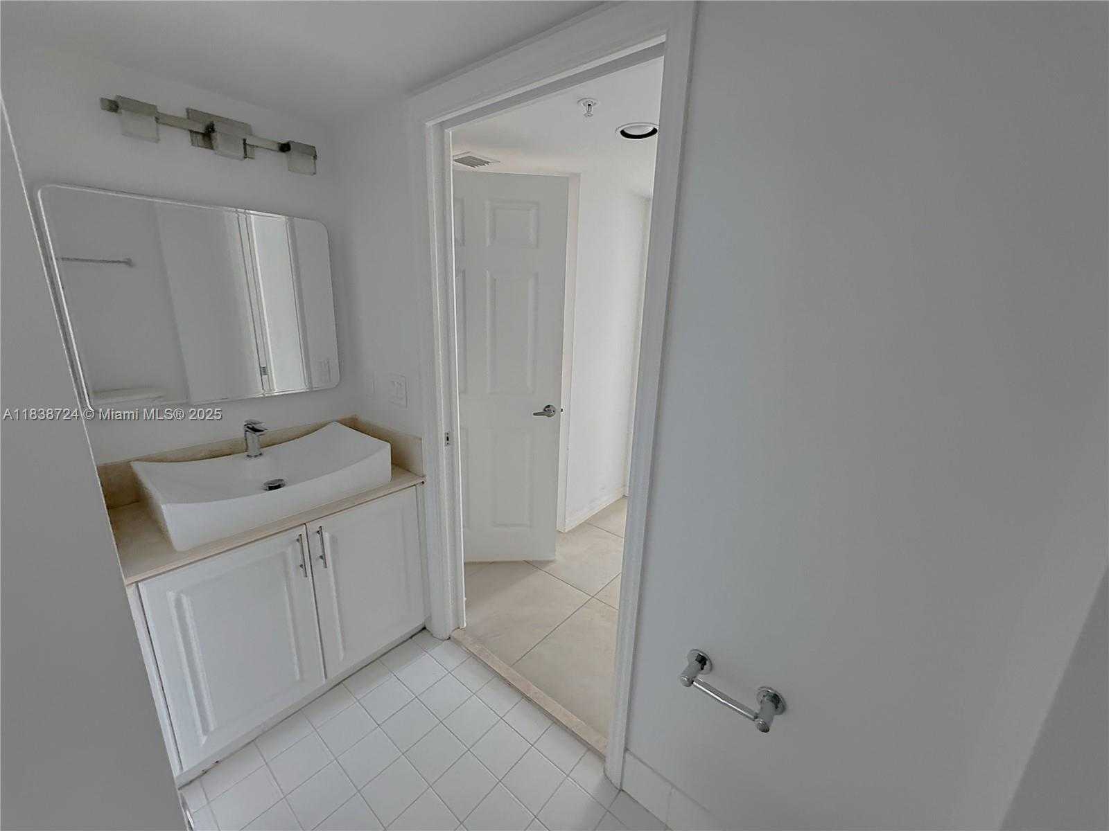 Small Image of 1155 BRICKELL BAY DR #2508, Miami Number 9