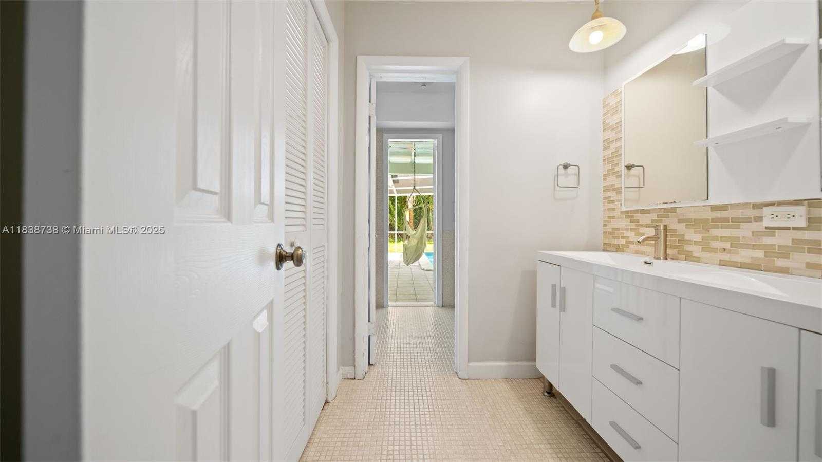 Small Image of 7100 SOUTH WEST 119TH ST, Pinecrest Number 15