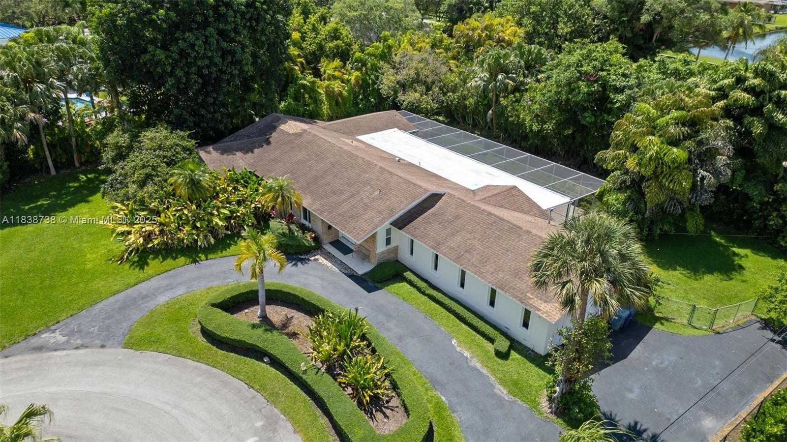 Small Image of 7100 SOUTH WEST 119TH ST, Pinecrest Number 2