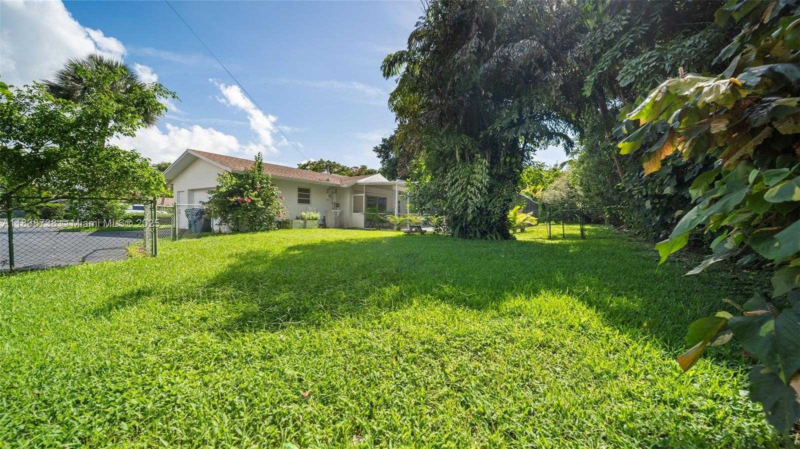 Small Image of 7100 SOUTH WEST 119TH ST, Pinecrest Number 37