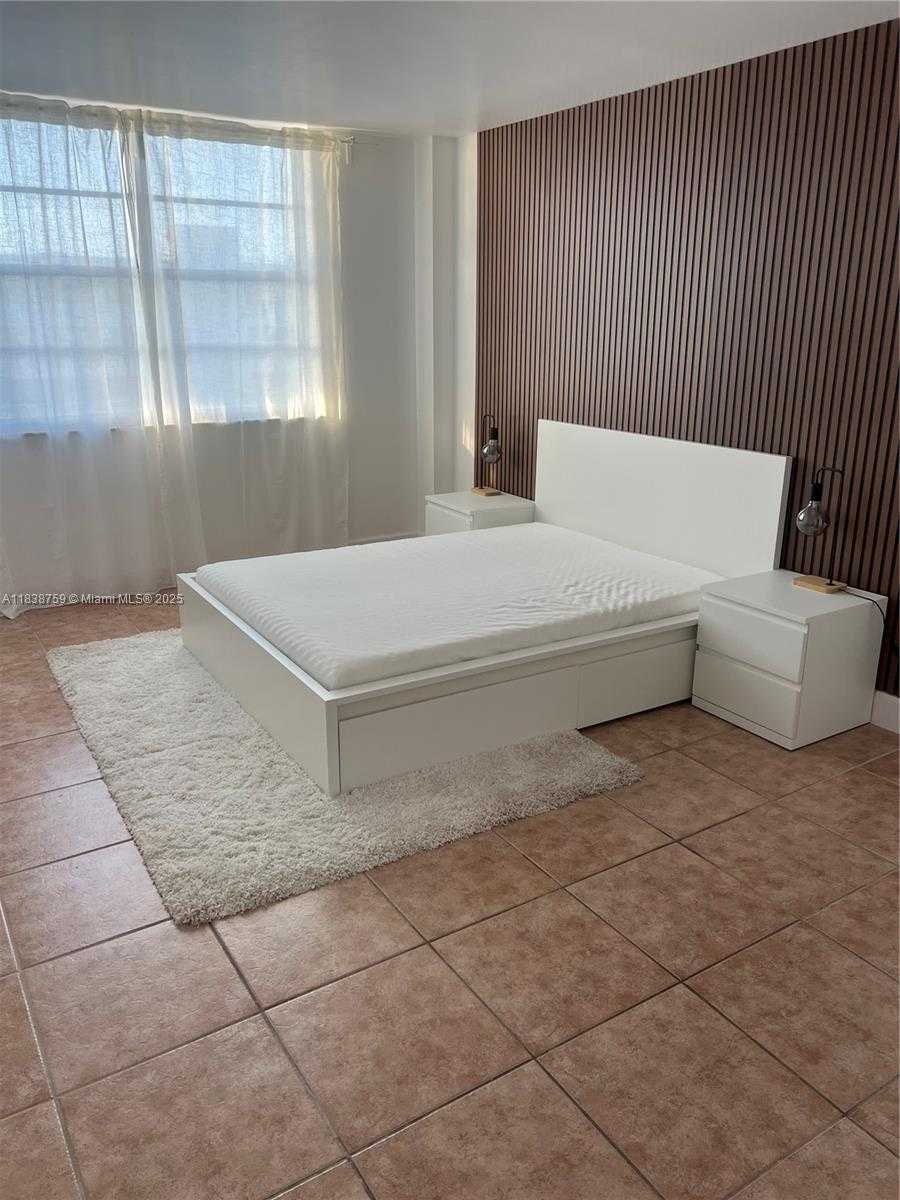 Small Image of 1455 NORTH TREASURE DR #5B, North Bay Village Number 15