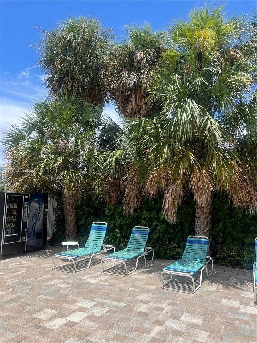 Small Image of 1455 NORTH TREASURE DR #5B, North Bay Village Number 25