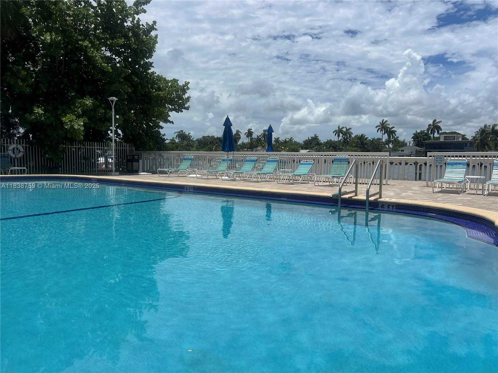 Small Image of 1455 NORTH TREASURE DR #5B, North Bay Village Number 28