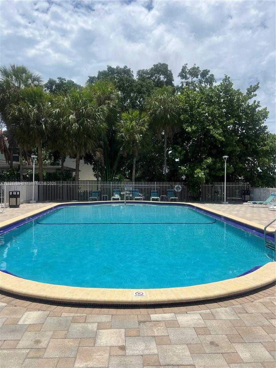 Small Image of 1455 NORTH TREASURE DR #5B, North Bay Village Number 29