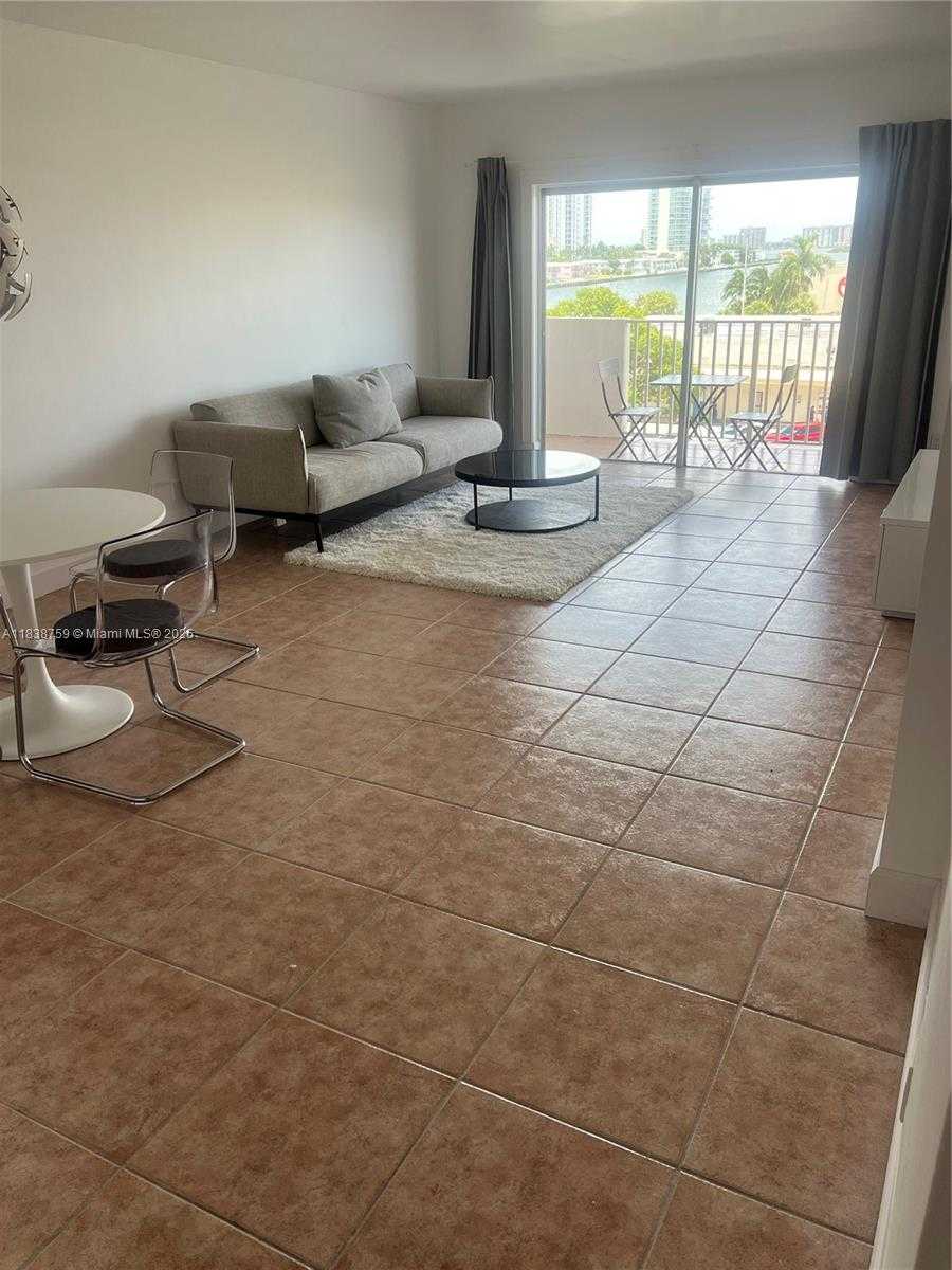 Small Image of 1455 NORTH TREASURE DR #5B, North Bay Village Number 8