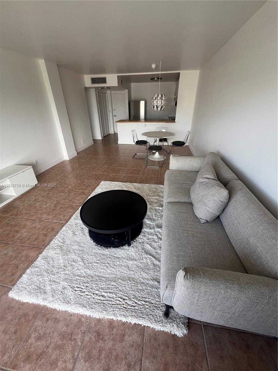 Small Image of 1455 NORTH TREASURE DR #5B, North Bay Village Number 9