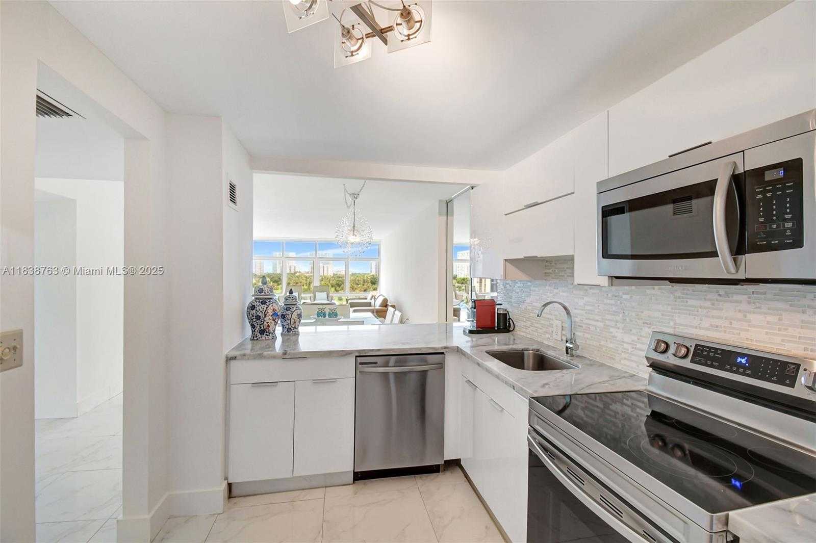 Small Image of 20100 WEST COUNTRY CLUB DR #1005, Aventura Number 10
