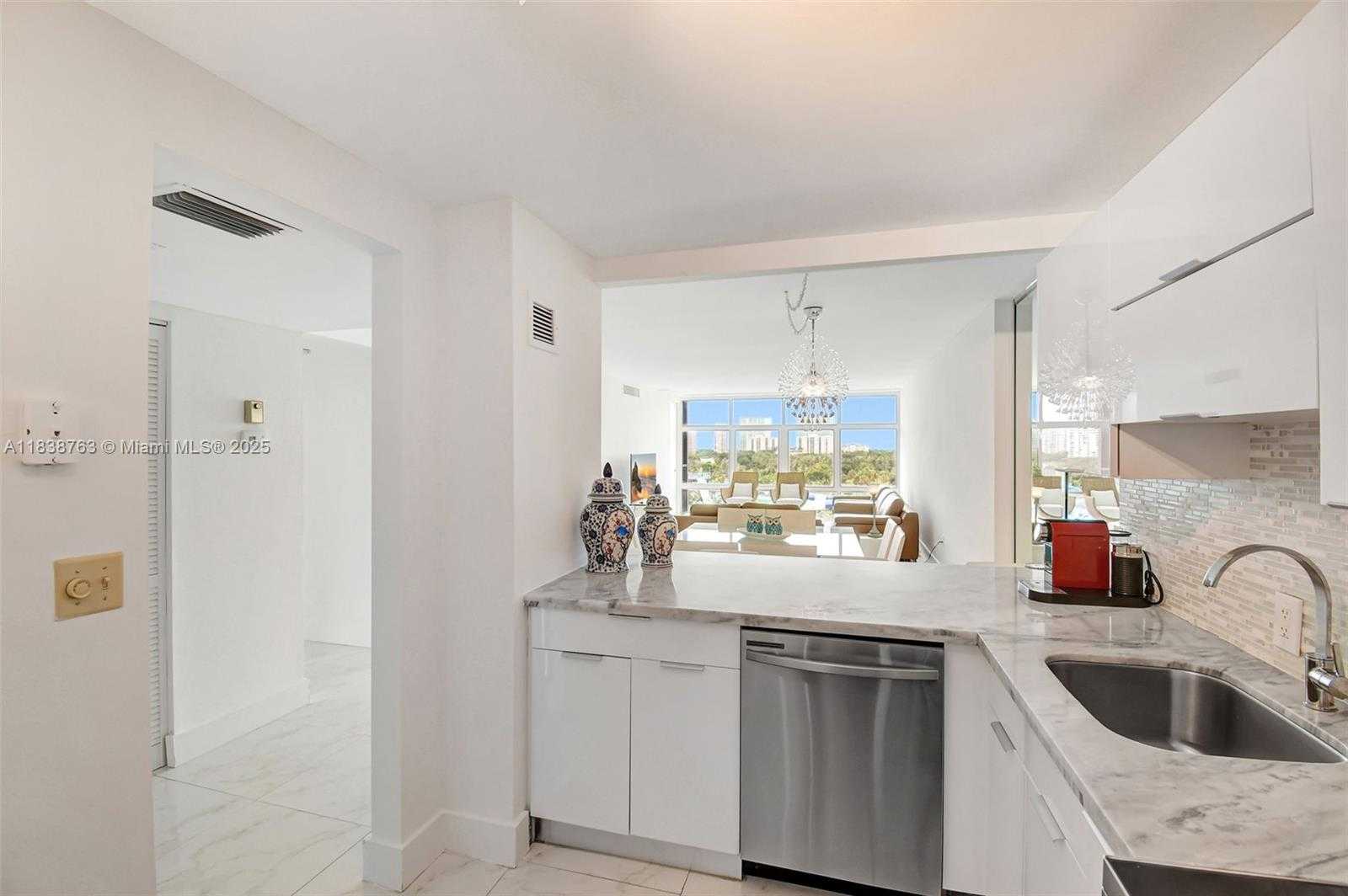 Small Image of 20100 WEST COUNTRY CLUB DR #1005, Aventura Number 12