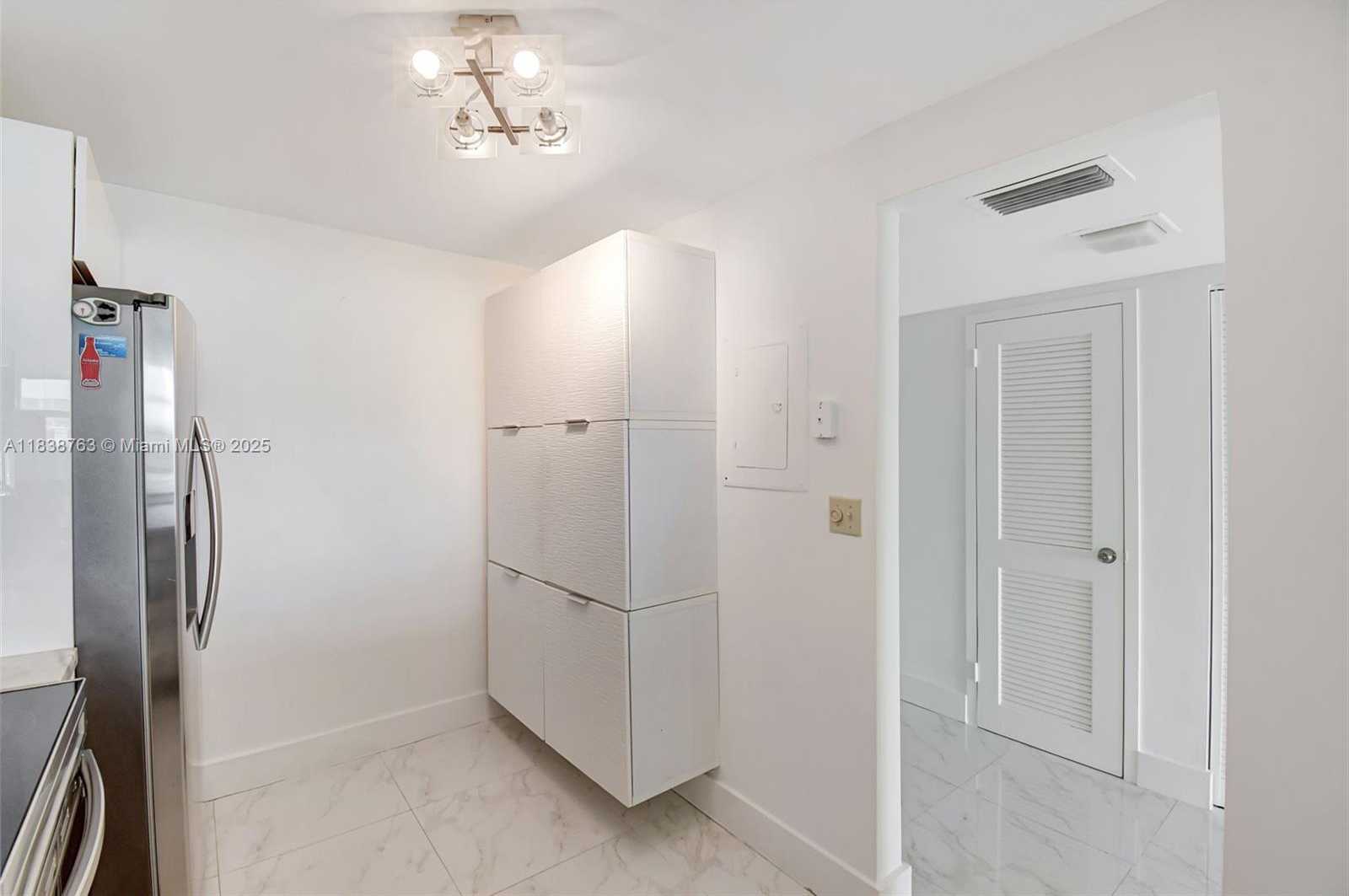 Small Image of 20100 WEST COUNTRY CLUB DR #1005, Aventura Number 13