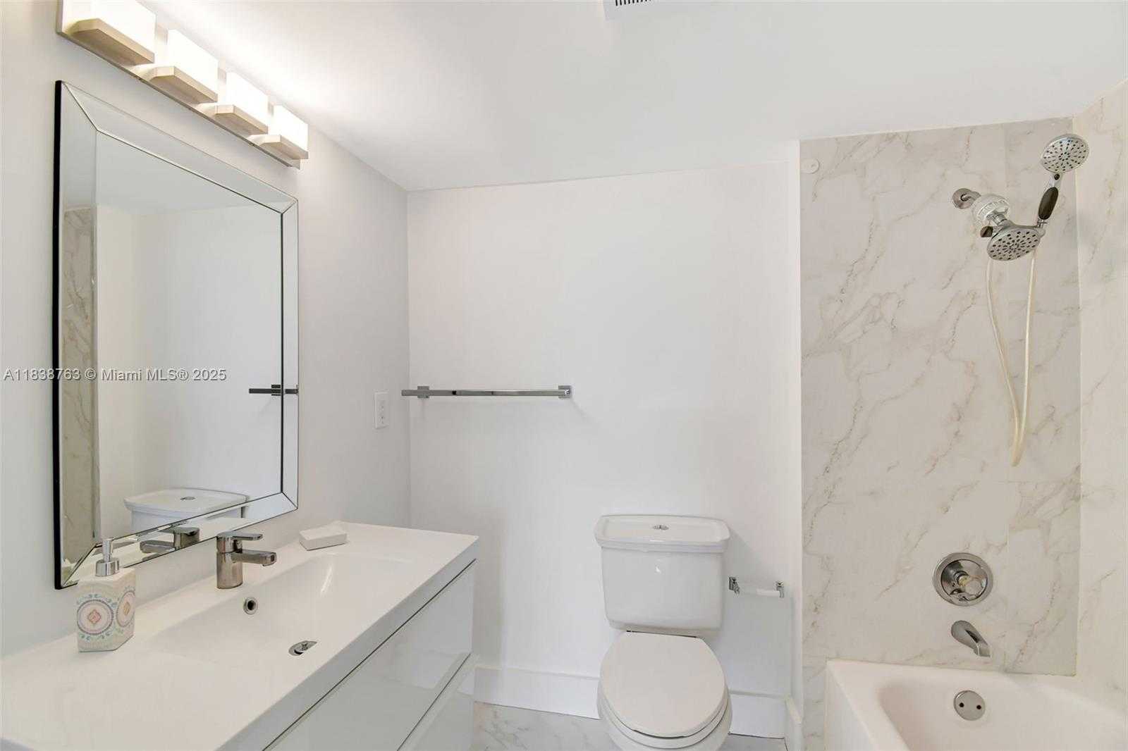Small Image of 20100 WEST COUNTRY CLUB DR #1005, Aventura Number 17