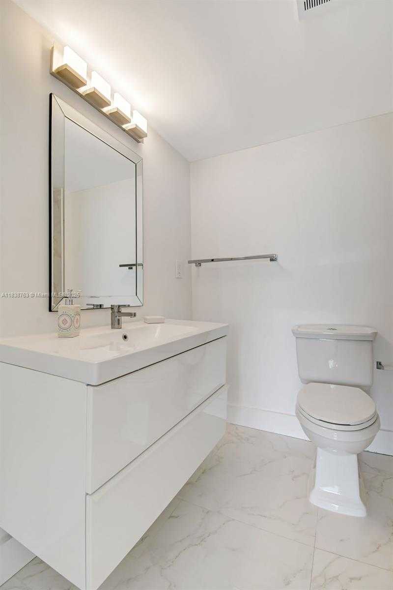Small Image of 20100 WEST COUNTRY CLUB DR #1005, Aventura Number 18