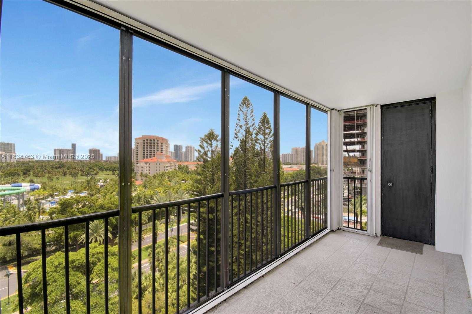 Small Image of 20100 WEST COUNTRY CLUB DR #1005, Aventura Number 28