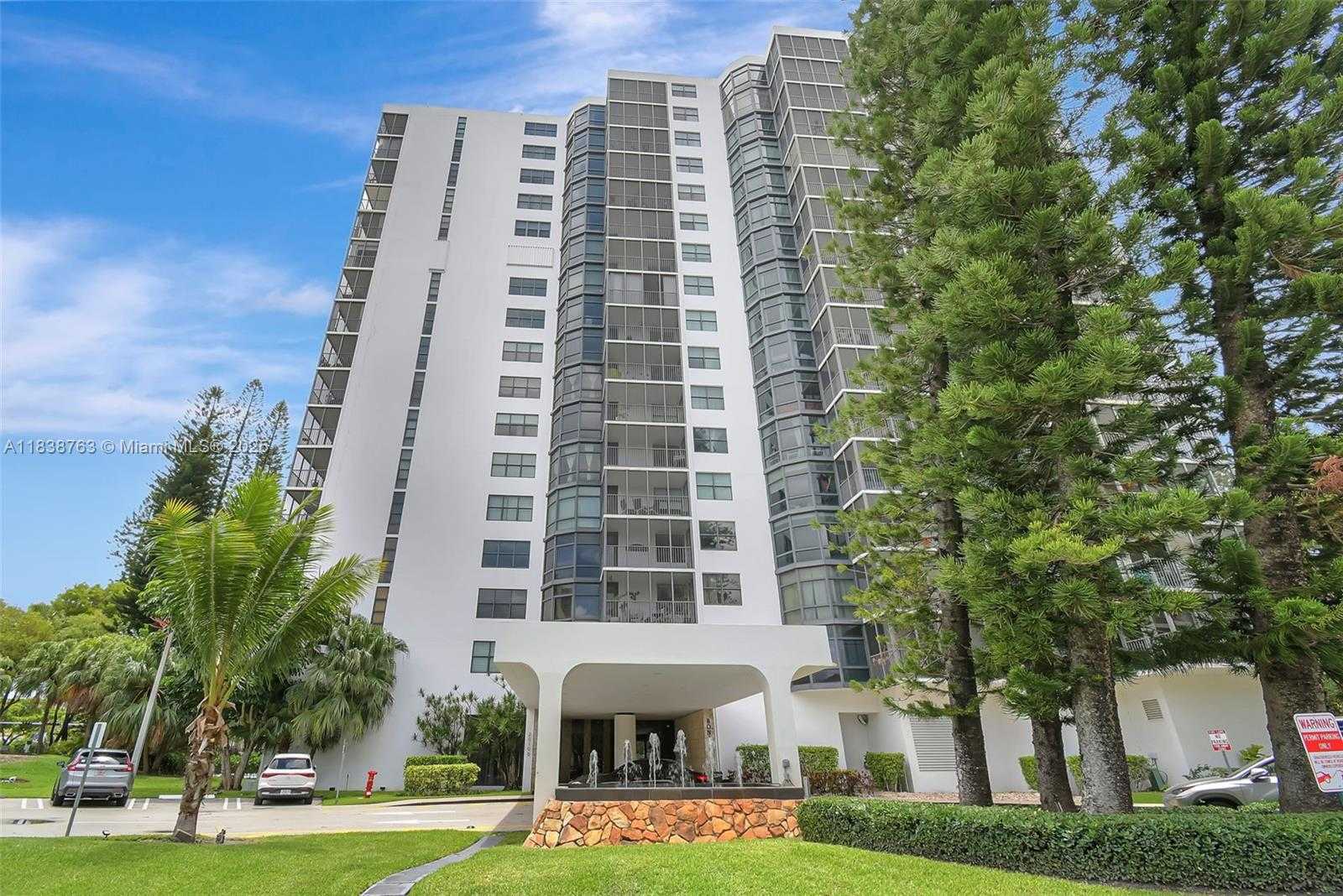 Small Image of 20100 WEST COUNTRY CLUB DR #1005, Aventura Number 35