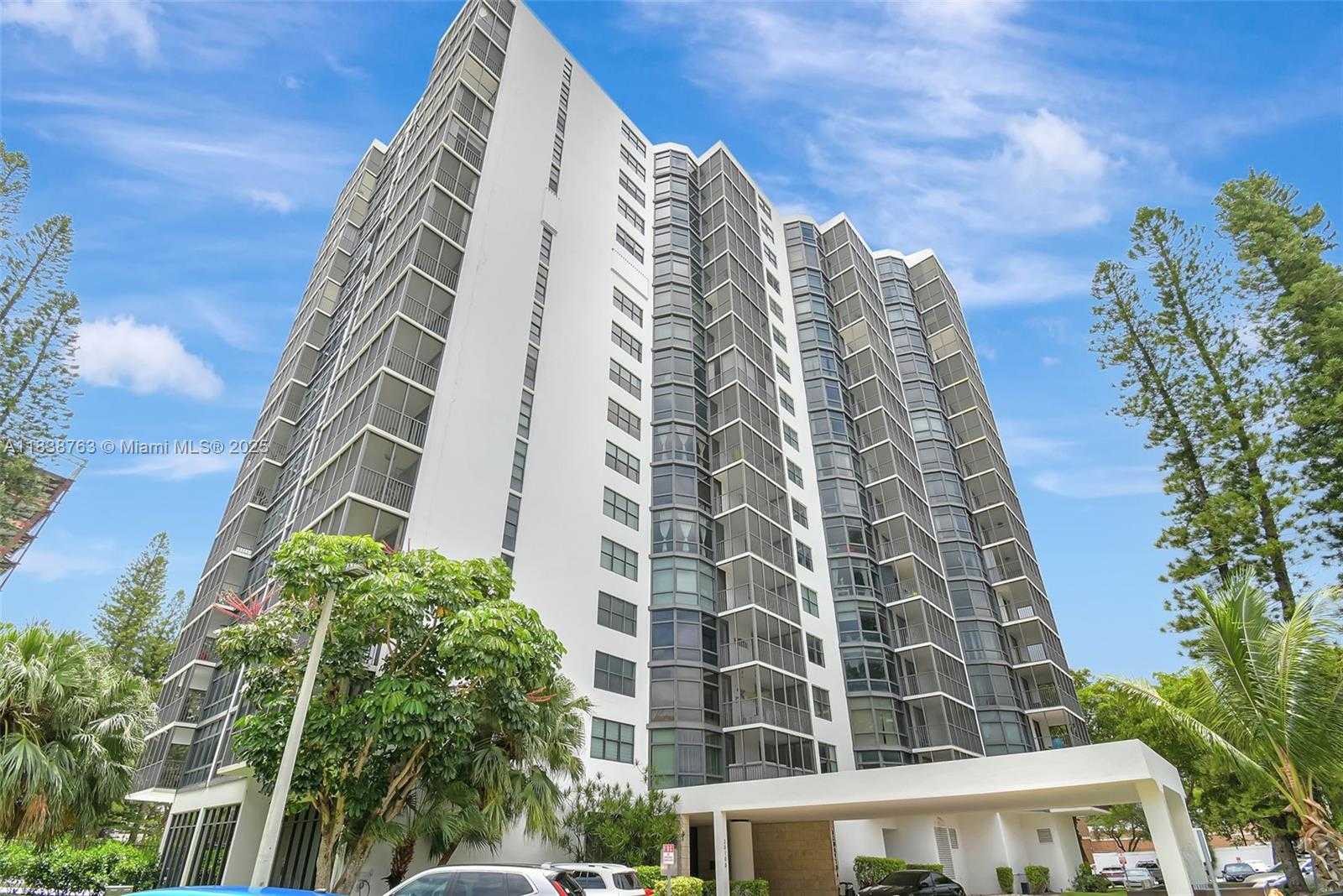 Small Image of 20100 WEST COUNTRY CLUB DR #1005, Aventura Number 36