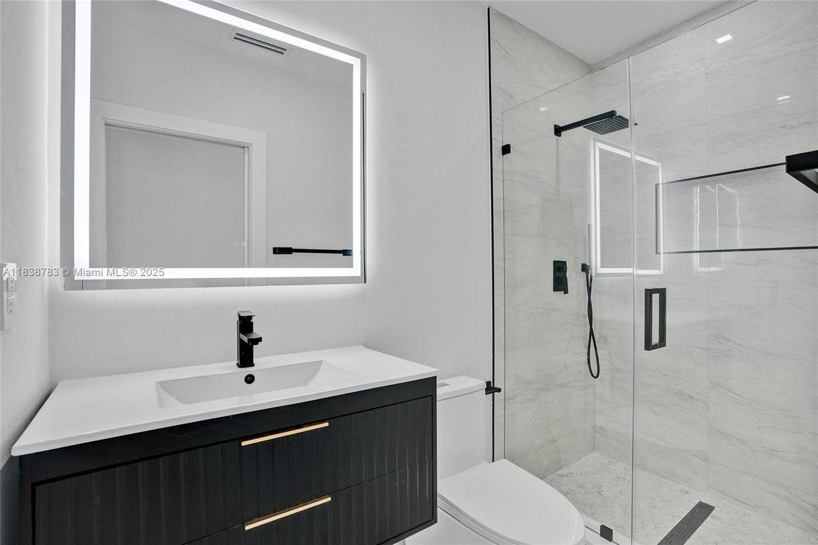 Small Image of 1840 NORTH EAST 199TH ST #1840, Miami Number 13