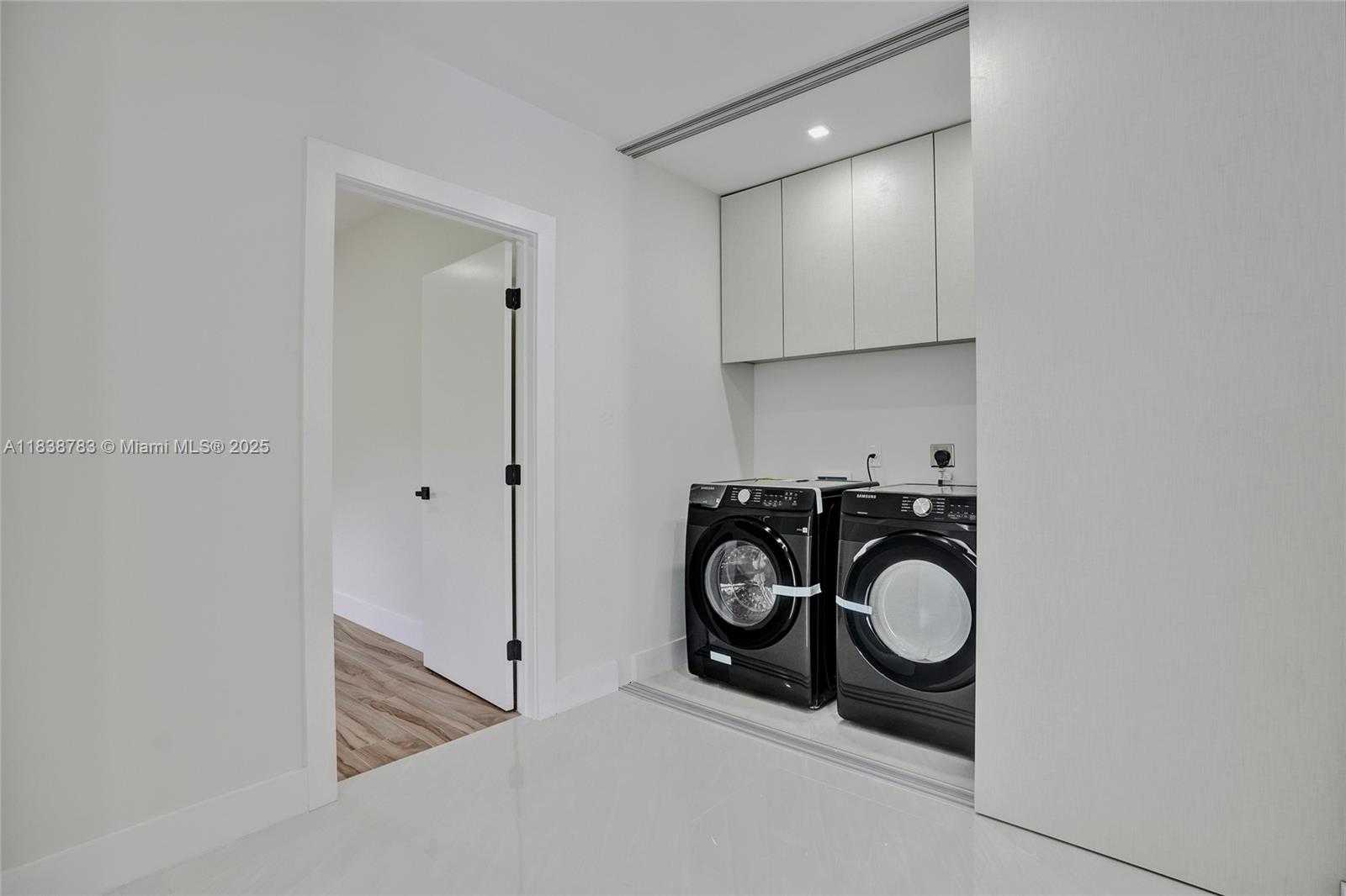 Small Image of 1840 NORTH EAST 199TH ST #1840, Miami Number 16