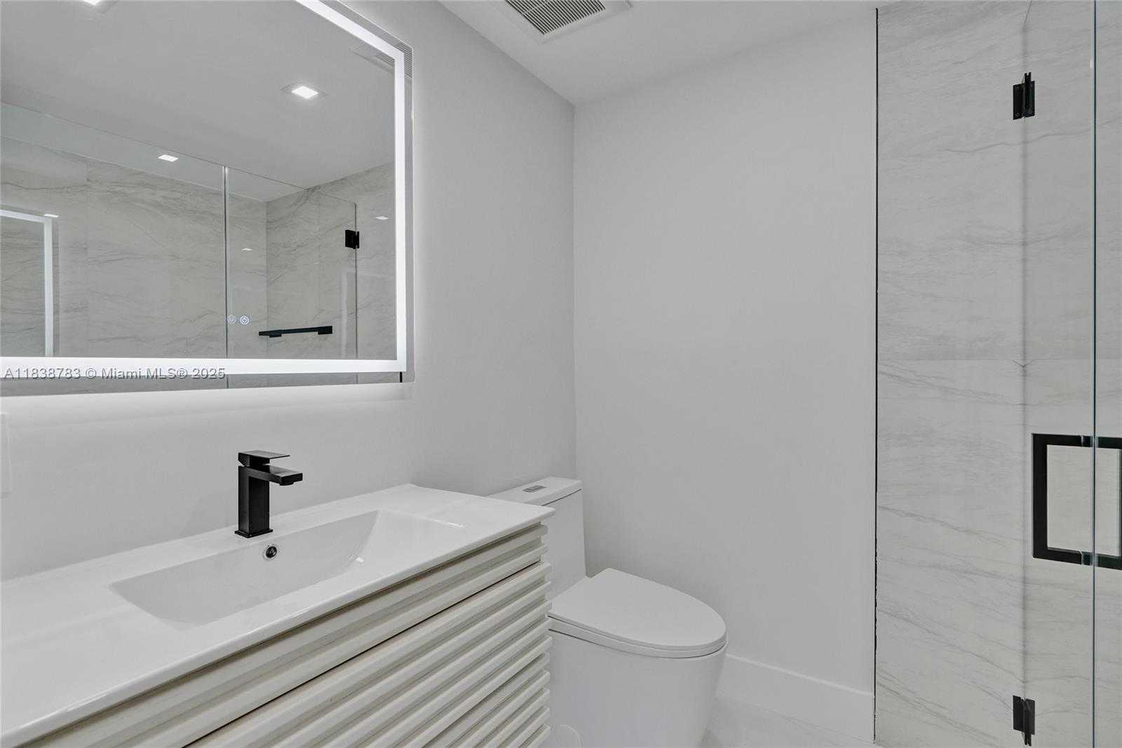 Small Image of 1840 NORTH EAST 199TH ST #1840, Miami Number 27