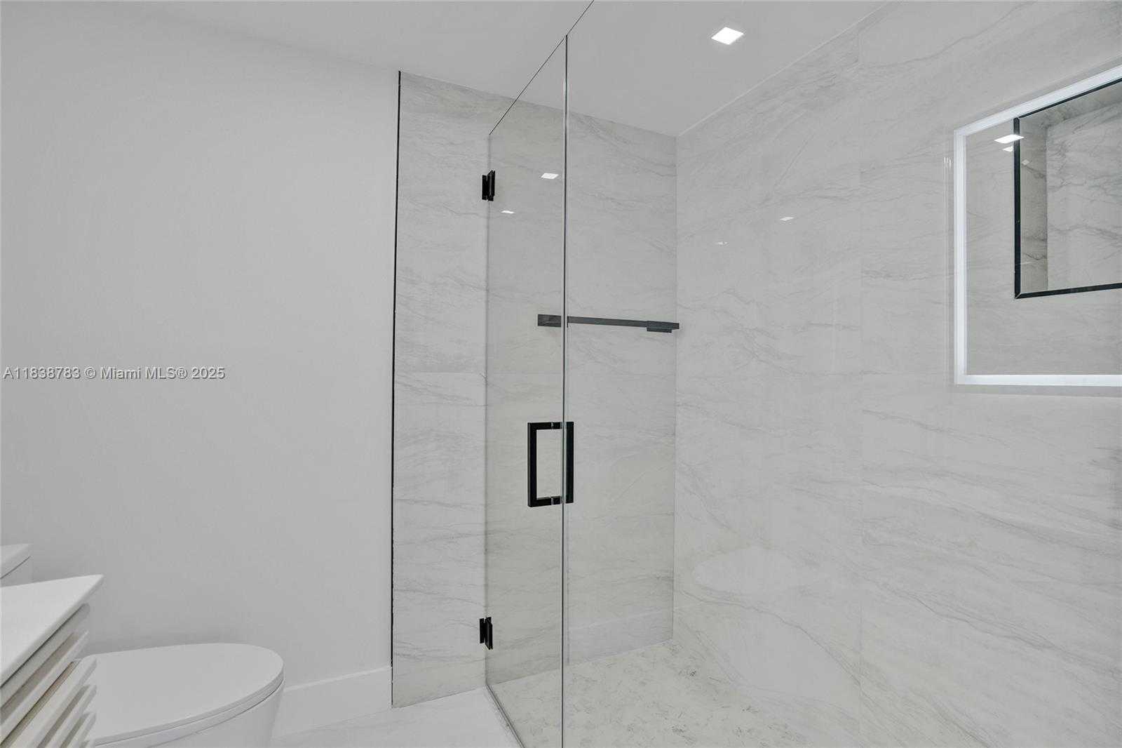 Small Image of 1840 NORTH EAST 199TH ST #1840, Miami Number 28