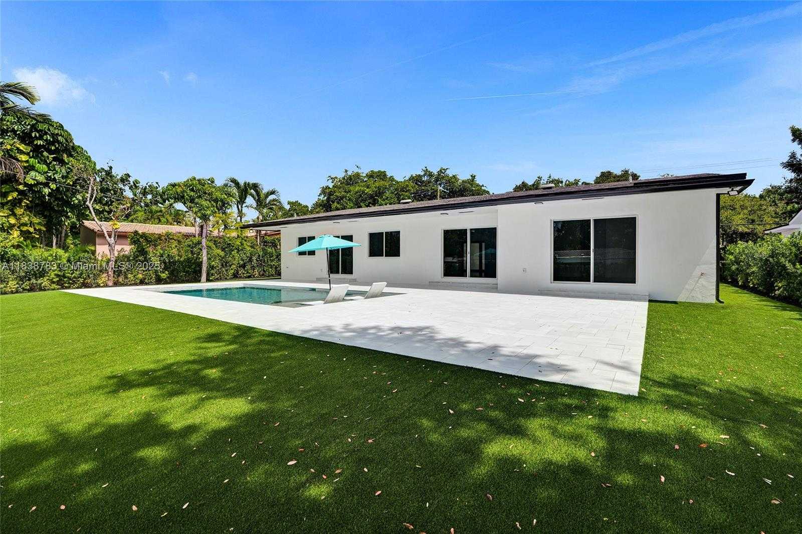 Small Image of 1840 NORTH EAST 199TH ST #1840, Miami Number 37