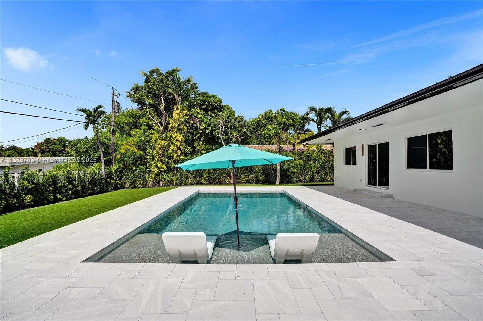 Small Image of 1840 NORTH EAST 199TH ST #1840, Miami Number 38