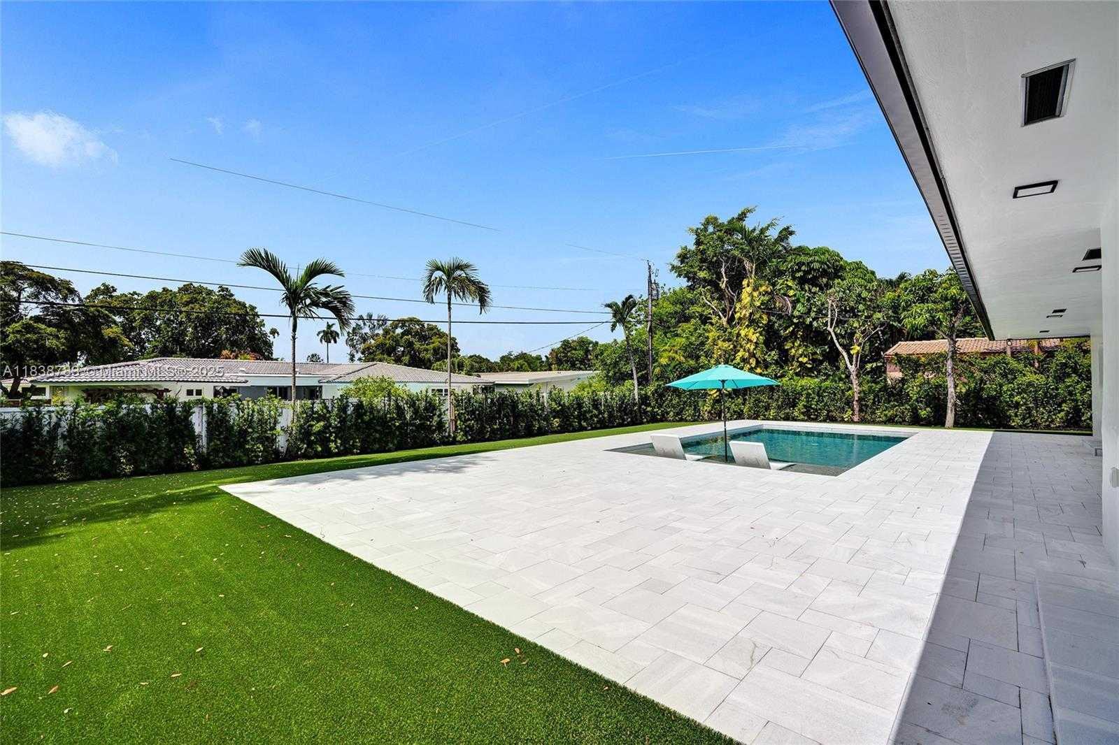 Small Image of 1840 NORTH EAST 199TH ST #1840, Miami Number 39