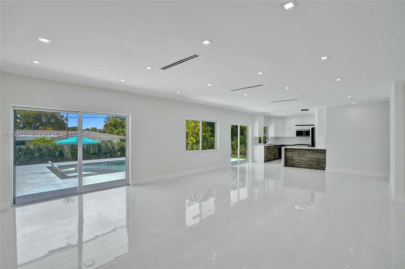 Small Image of 1840 NORTH EAST 199TH ST #1840, Miami Number 4