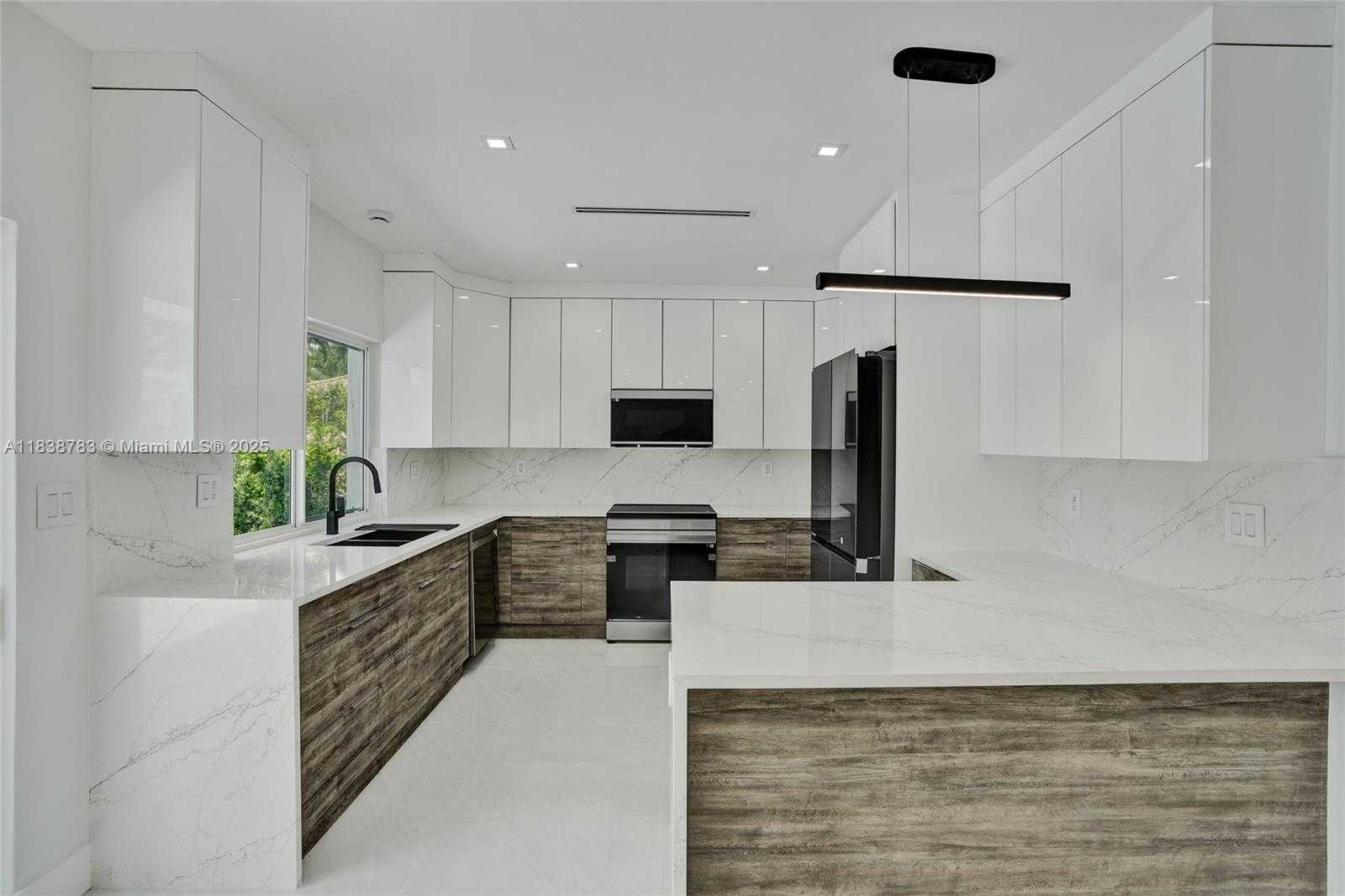 Small Image of 1840 NORTH EAST 199TH ST #1840, Miami Number 6
