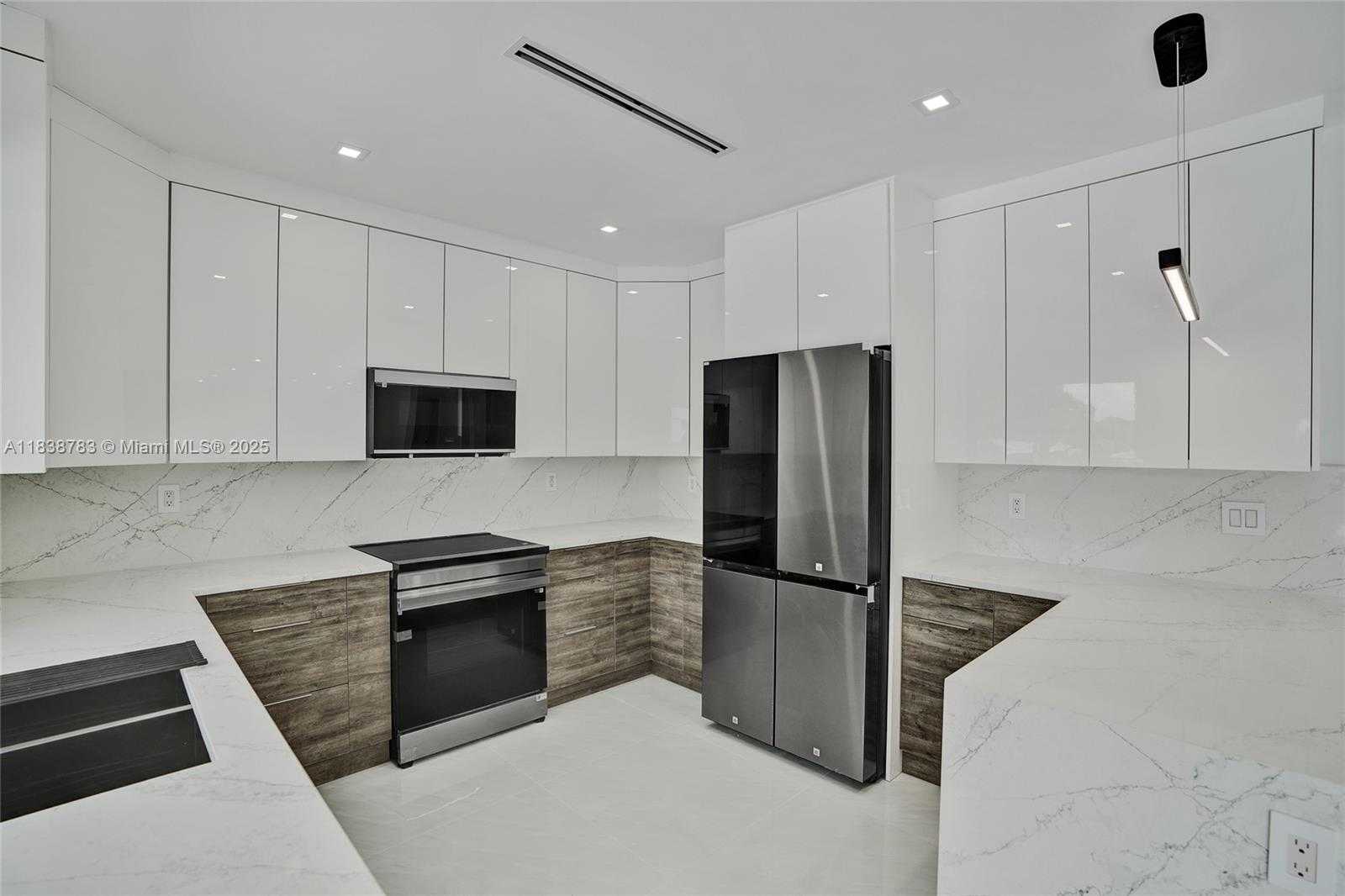 Small Image of 1840 NORTH EAST 199TH ST #1840, Miami Number 8