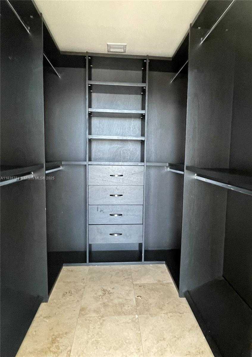 Small Image of 888 BISCAYNE BLVD #1907, Miami Number 8